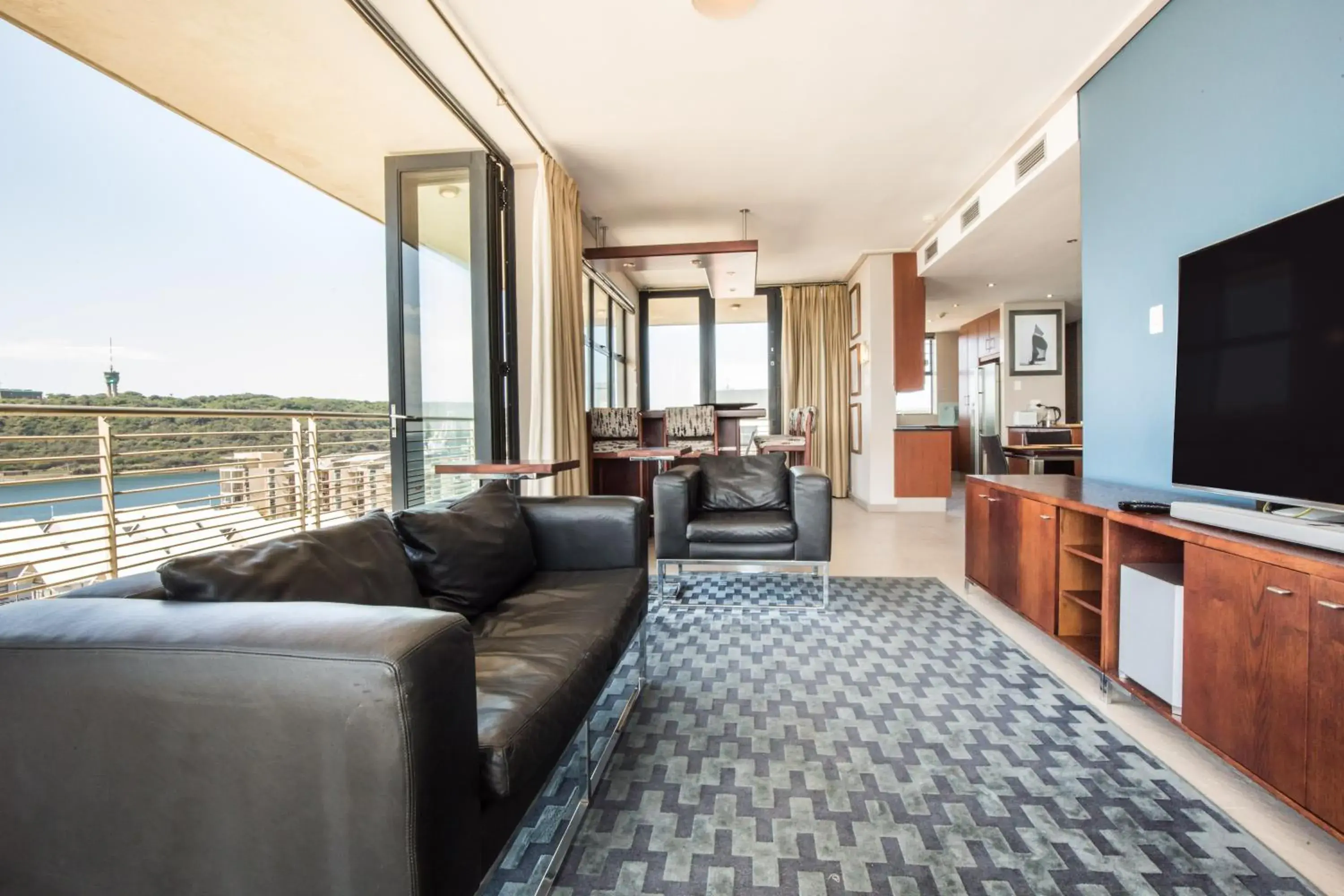 Superior Three-Bedroom Apartment with Sea View in Point Waterfront Apartments Superior Three-Bedroom Apartment with Sea View in Point Waterfront Apartments