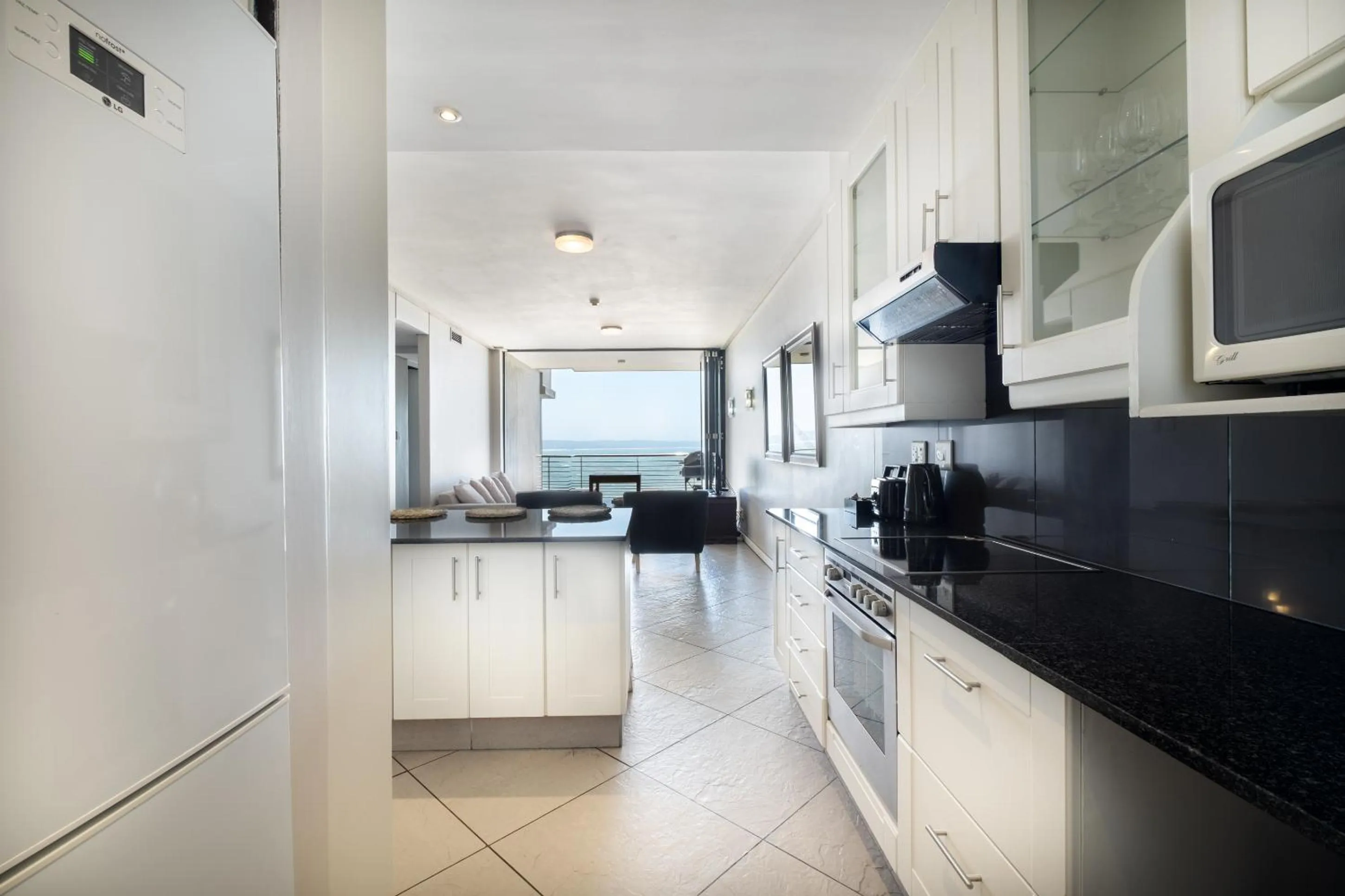 Kitchen or kitchenette in Point Waterfront Apartments