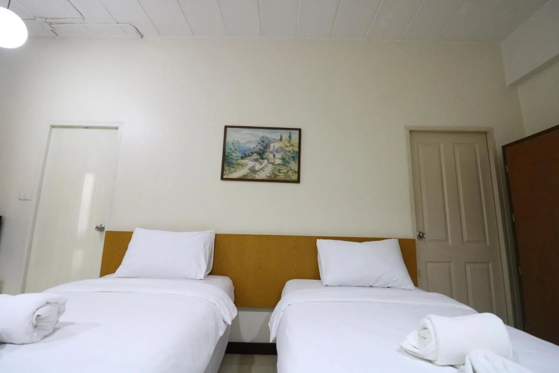 Bed in JL Bangkok Hotel