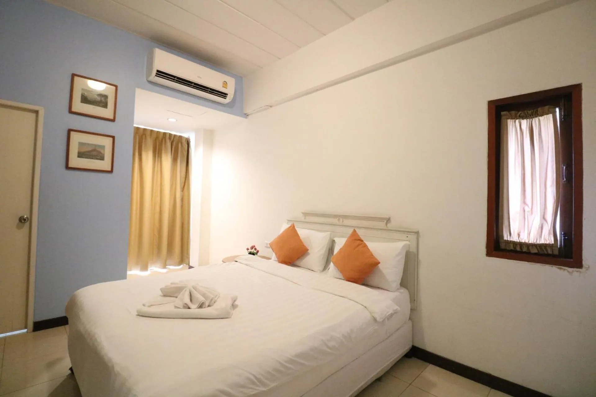 Bedroom, Bed in JL Bangkok Hotel