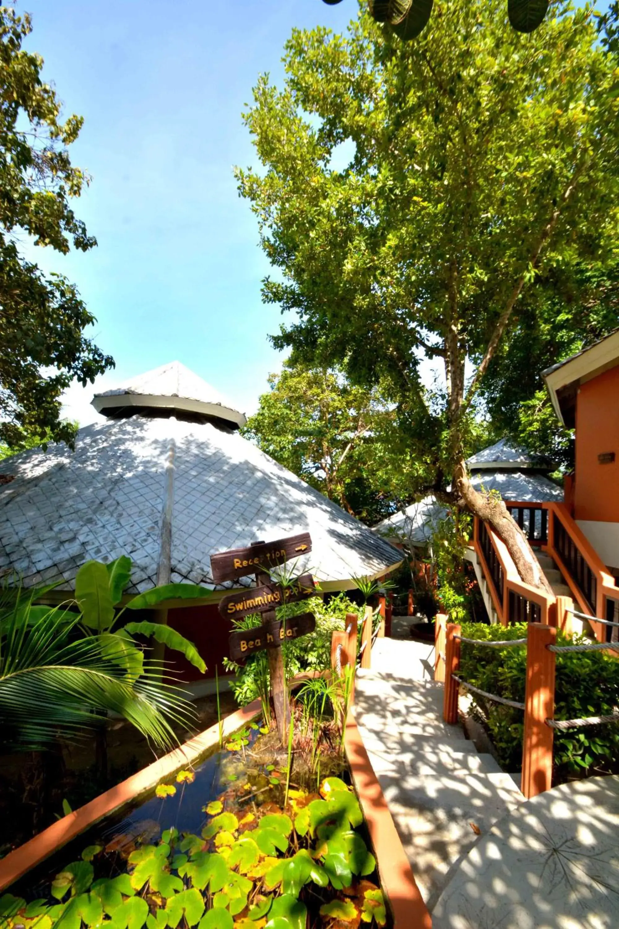 Property building in The Hideaway Pariya Haad Yuan Ko Pha-ngan Property building in The Hideaway Pariya Haad Yuan Ko Pha-ngan