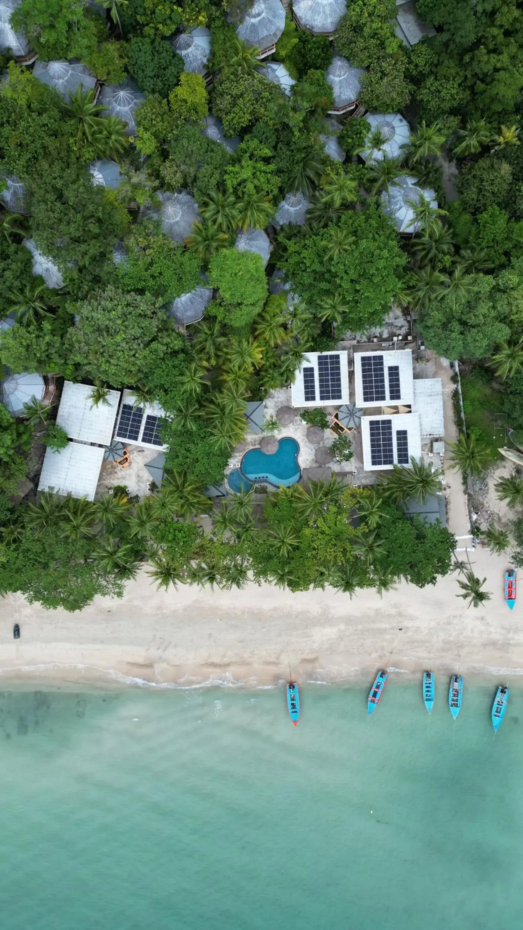 Property building in The Hideaway Pariya Haad Yuan Ko Pha-ngan Property building in The Hideaway Pariya Haad Yuan Ko Pha-ngan