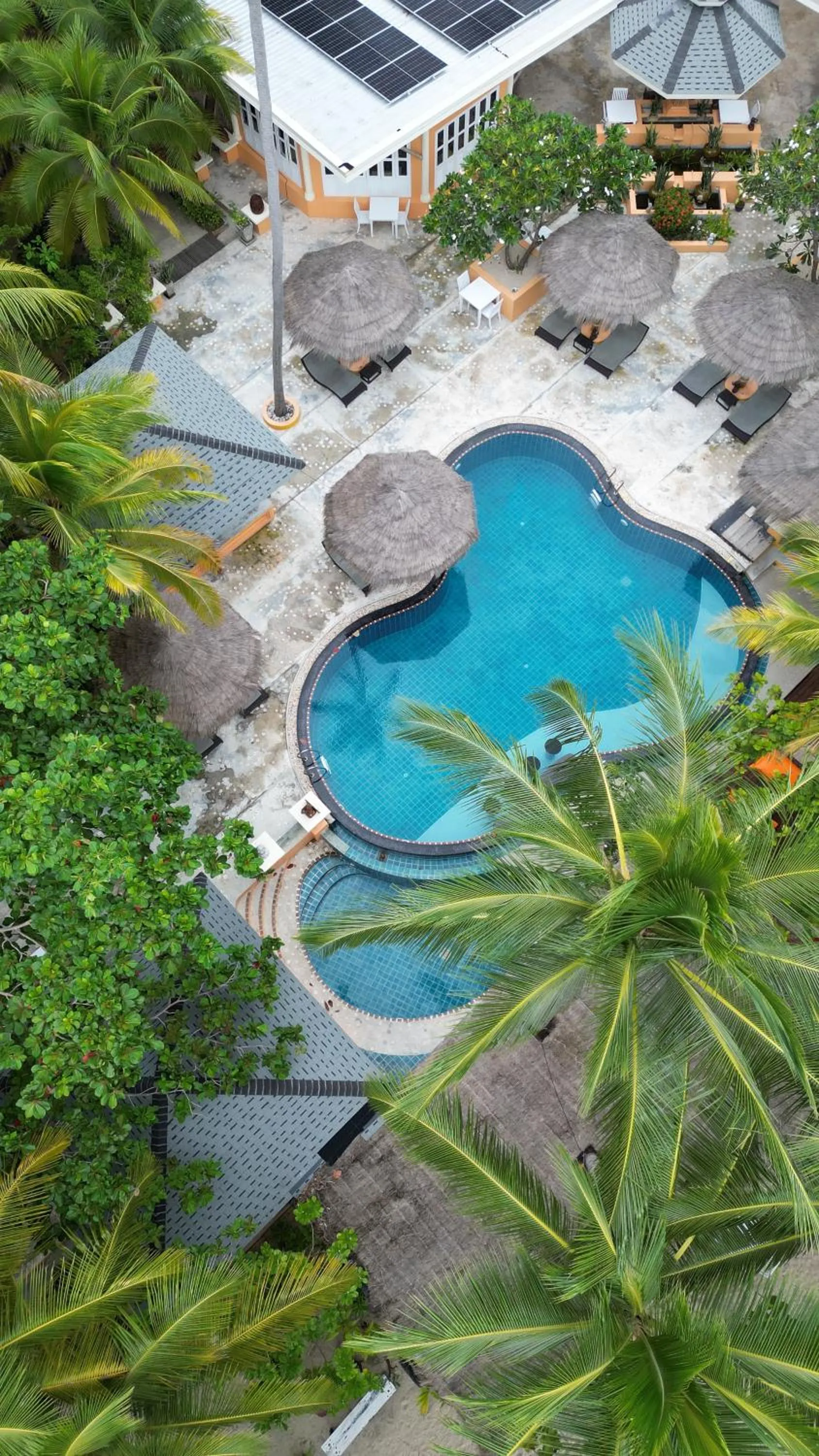 Swimming pool in The Hideaway Pariya Haad Yuan Ko Pha-ngan