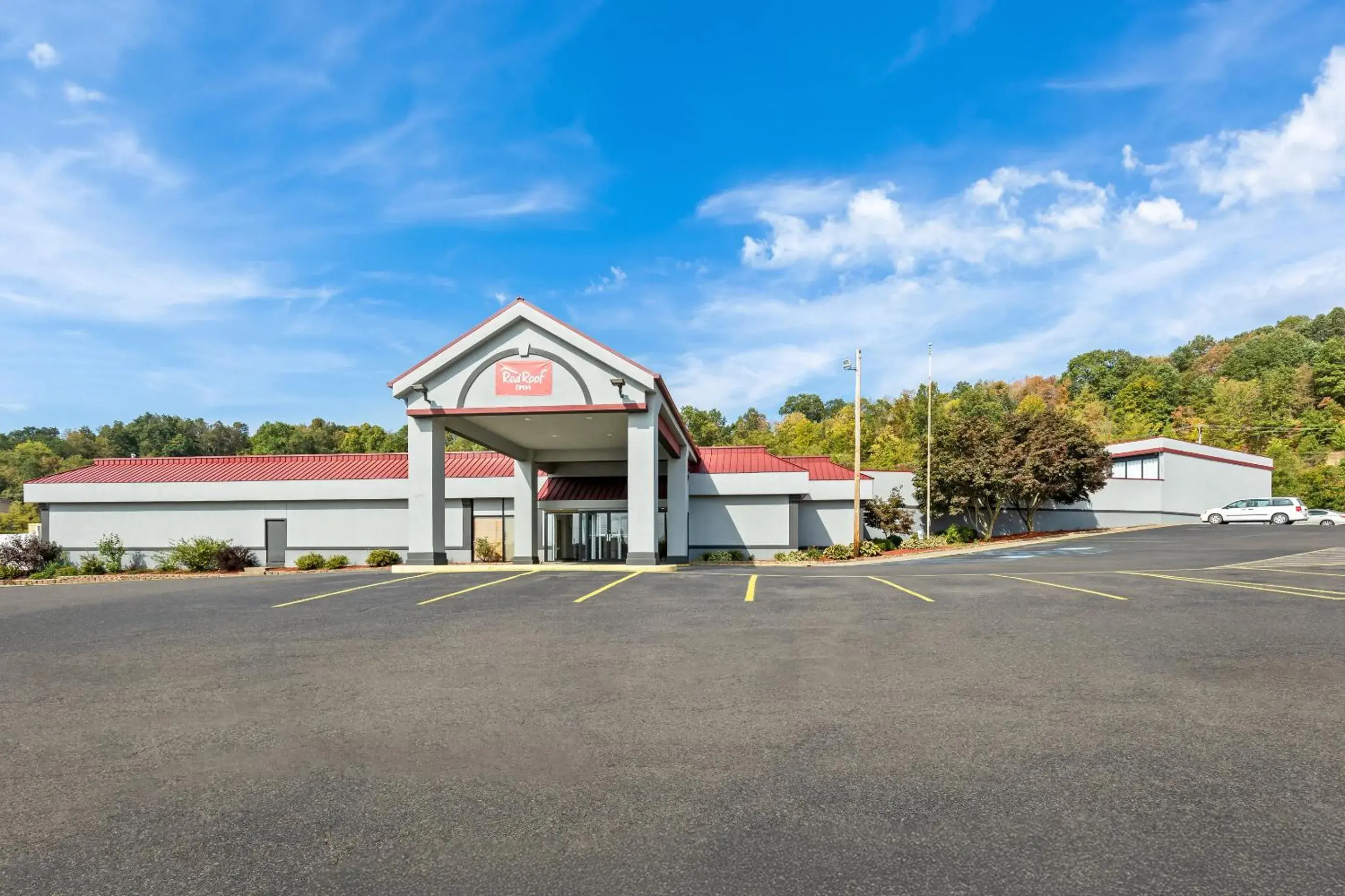 Property building in Red Roof Inn Cambridge, OH Property building in Red Roof Inn Cambridge, OH