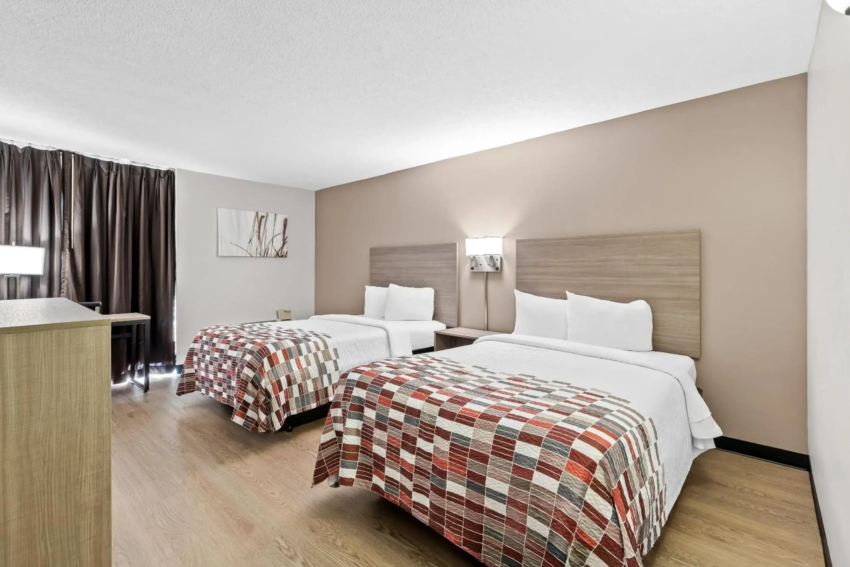 Bedroom, Bed in Red Roof Inn Cambridge, OH Bedroom, Bed in Red Roof Inn Cambridge, OH