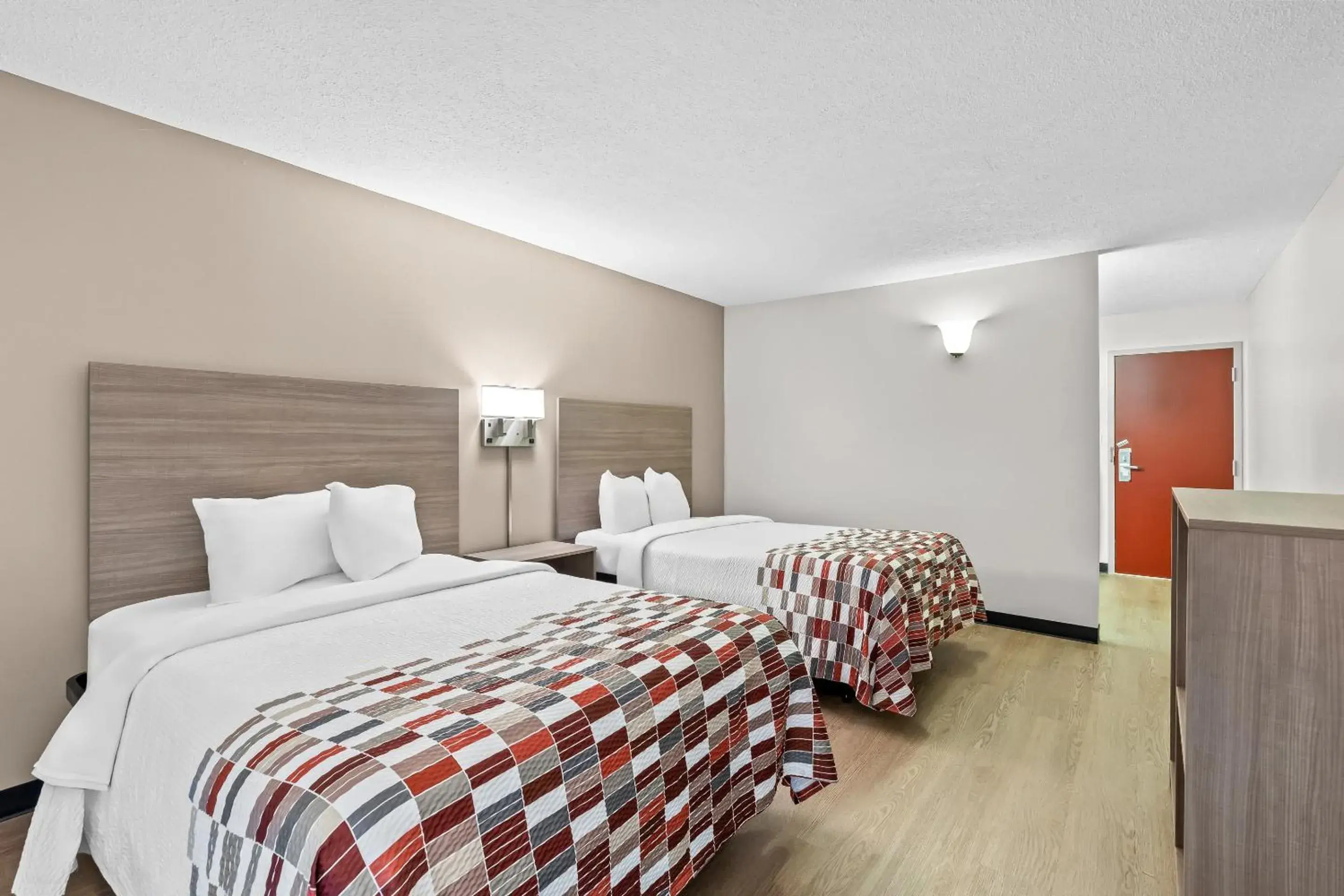 Bedroom, Bed in Red Roof Inn Cambridge, OH Bedroom, Bed in Red Roof Inn Cambridge, OH