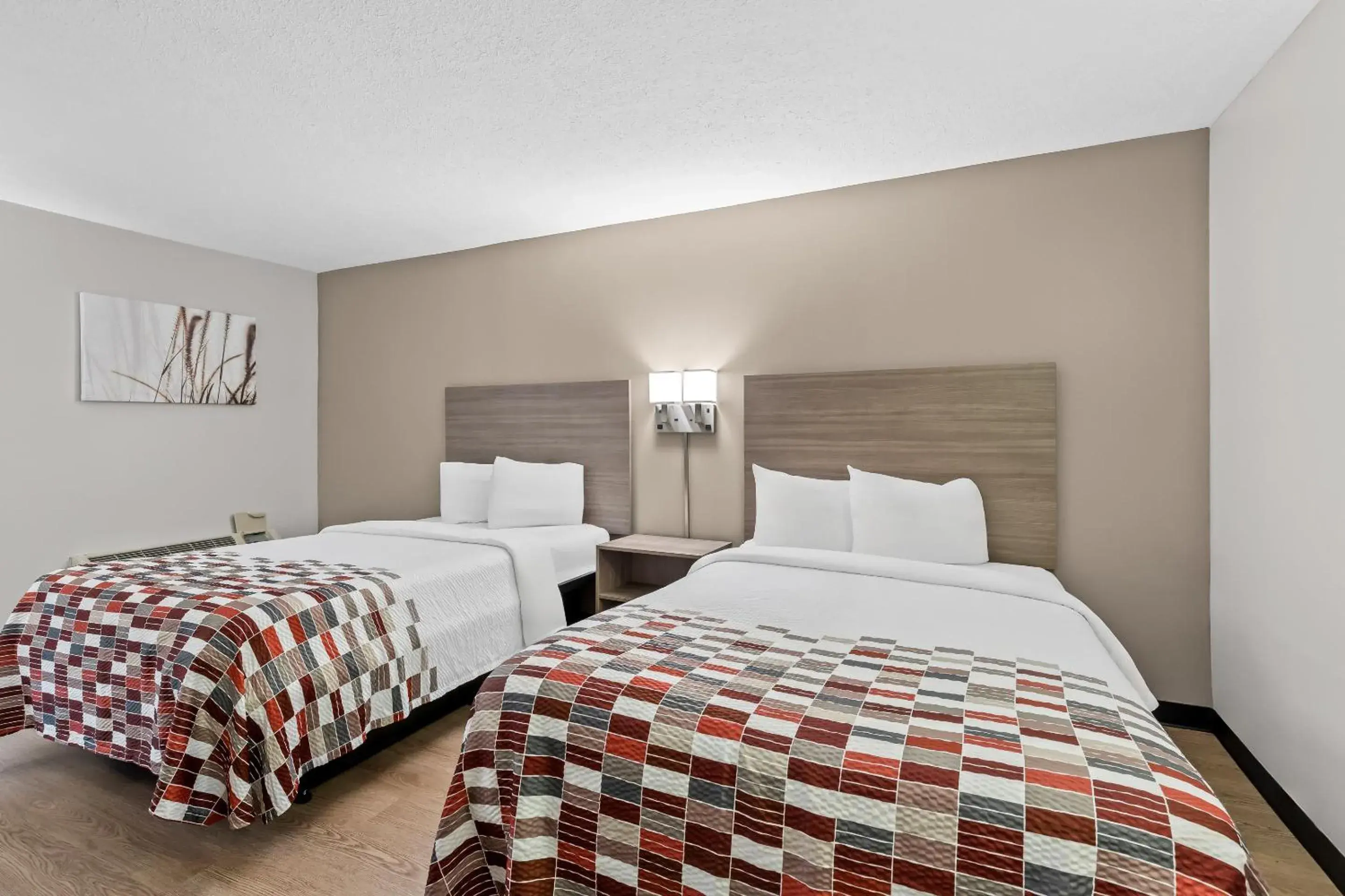 Bedroom, Bed in Red Roof Inn Cambridge, OH Bedroom, Bed in Red Roof Inn Cambridge, OH