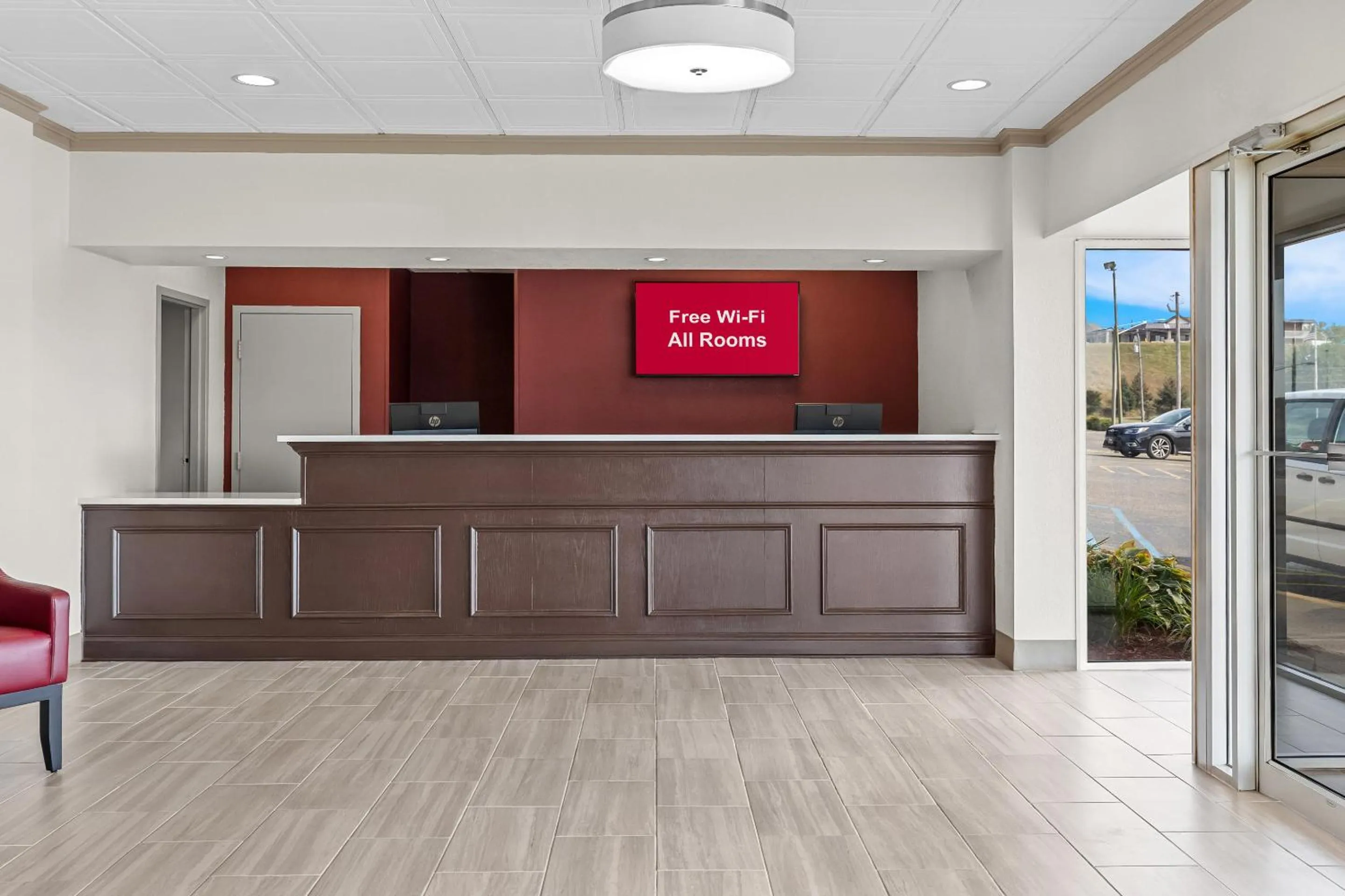 Lobby or reception in Red Roof Inn Cambridge, OH
