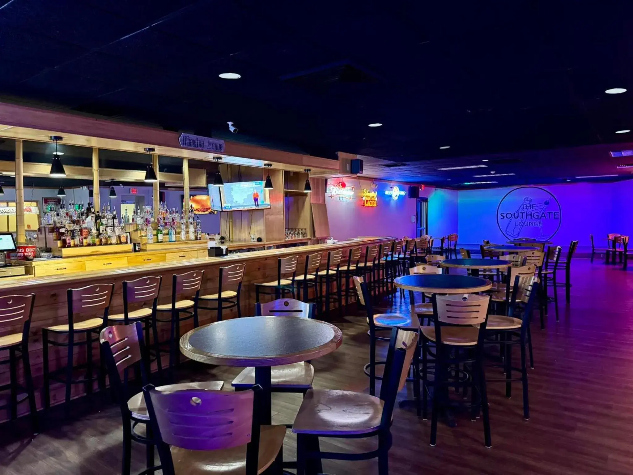 Lounge or bar in Red Roof Inn Cambridge, OH Lounge or bar in Red Roof Inn Cambridge, OH