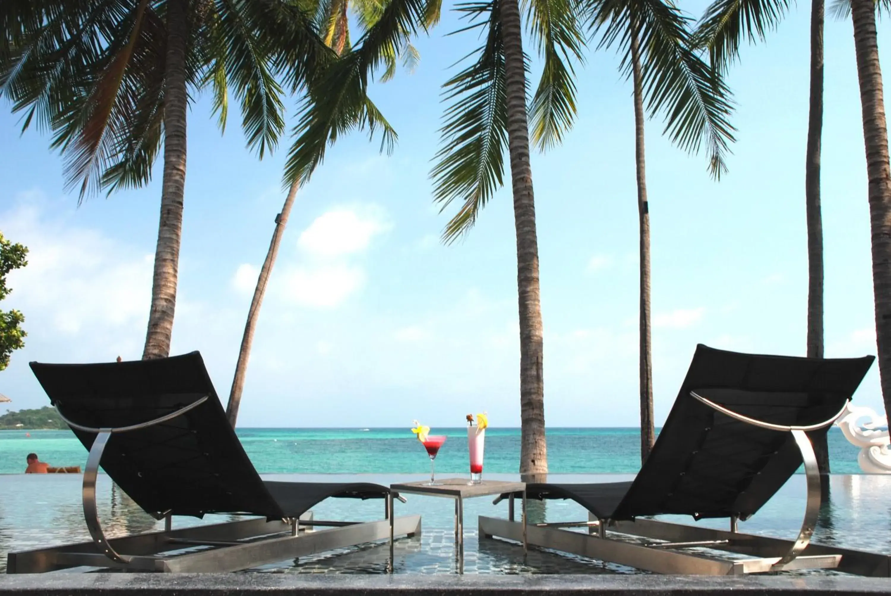 Swimming pool in Sareeraya Villas & Suites Swimming pool in Sareeraya Villas & Suites