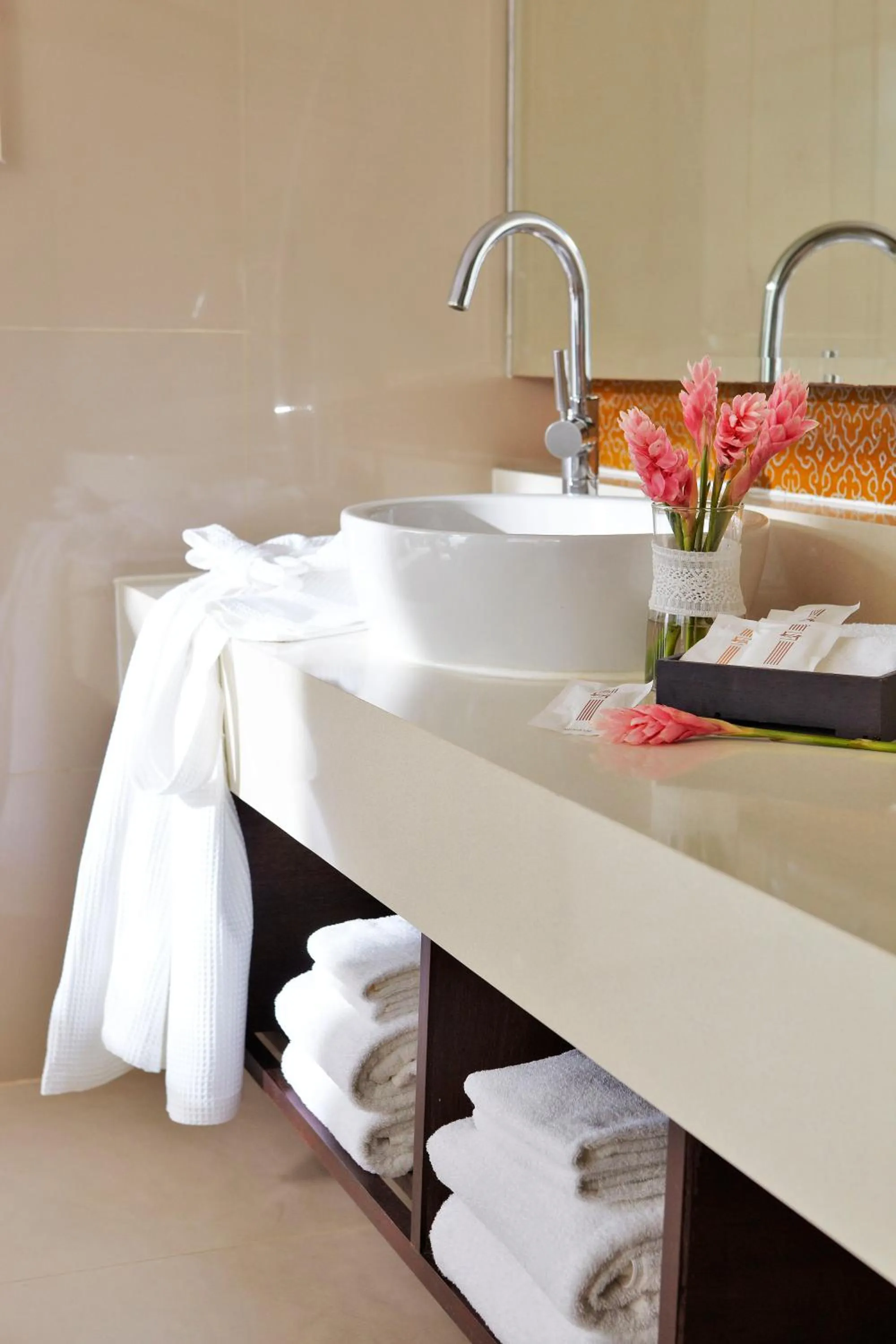 Toilet in Sareeraya Villas & Suites