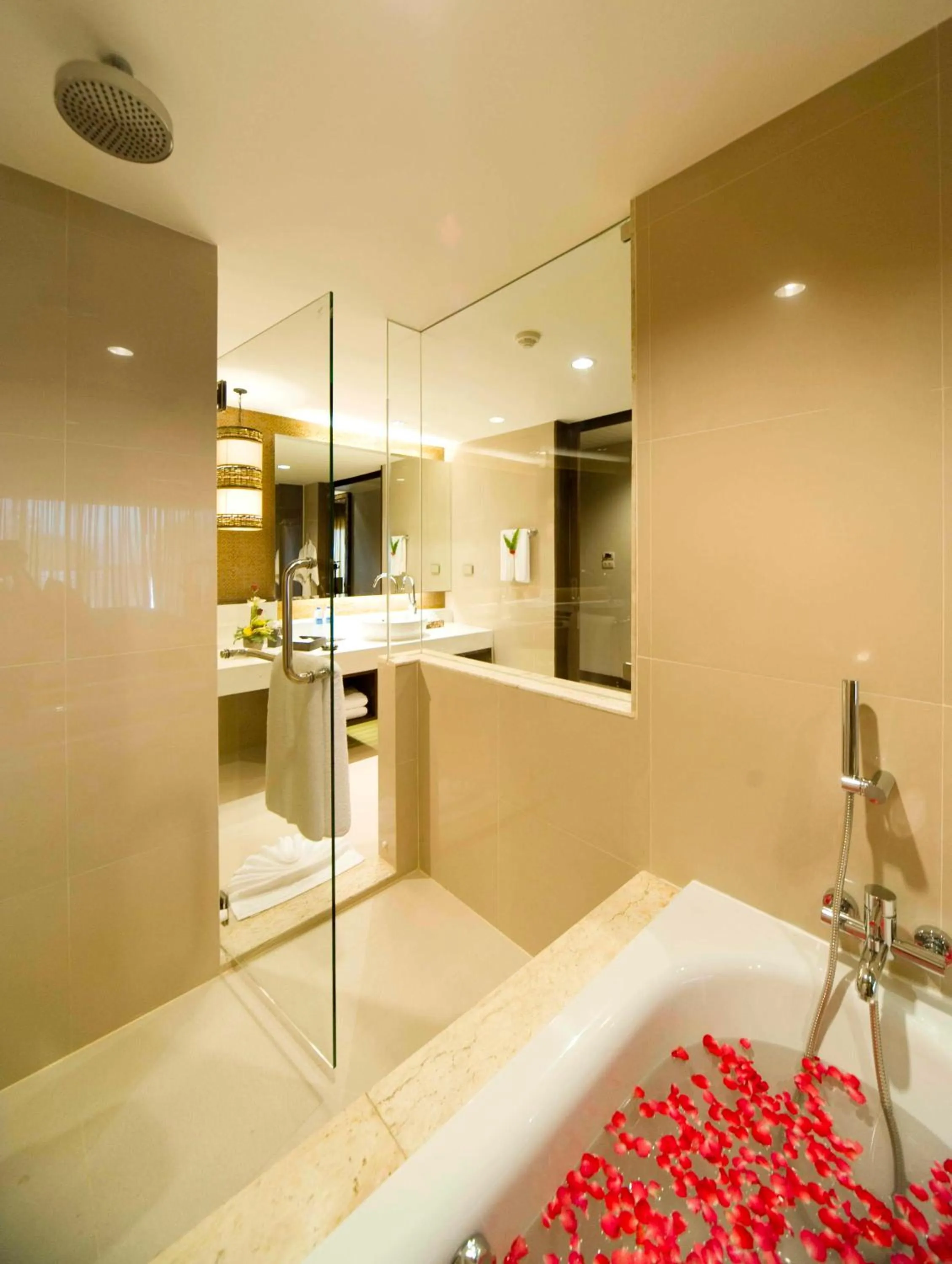 Bathroom in Sareeraya Villas & Suites