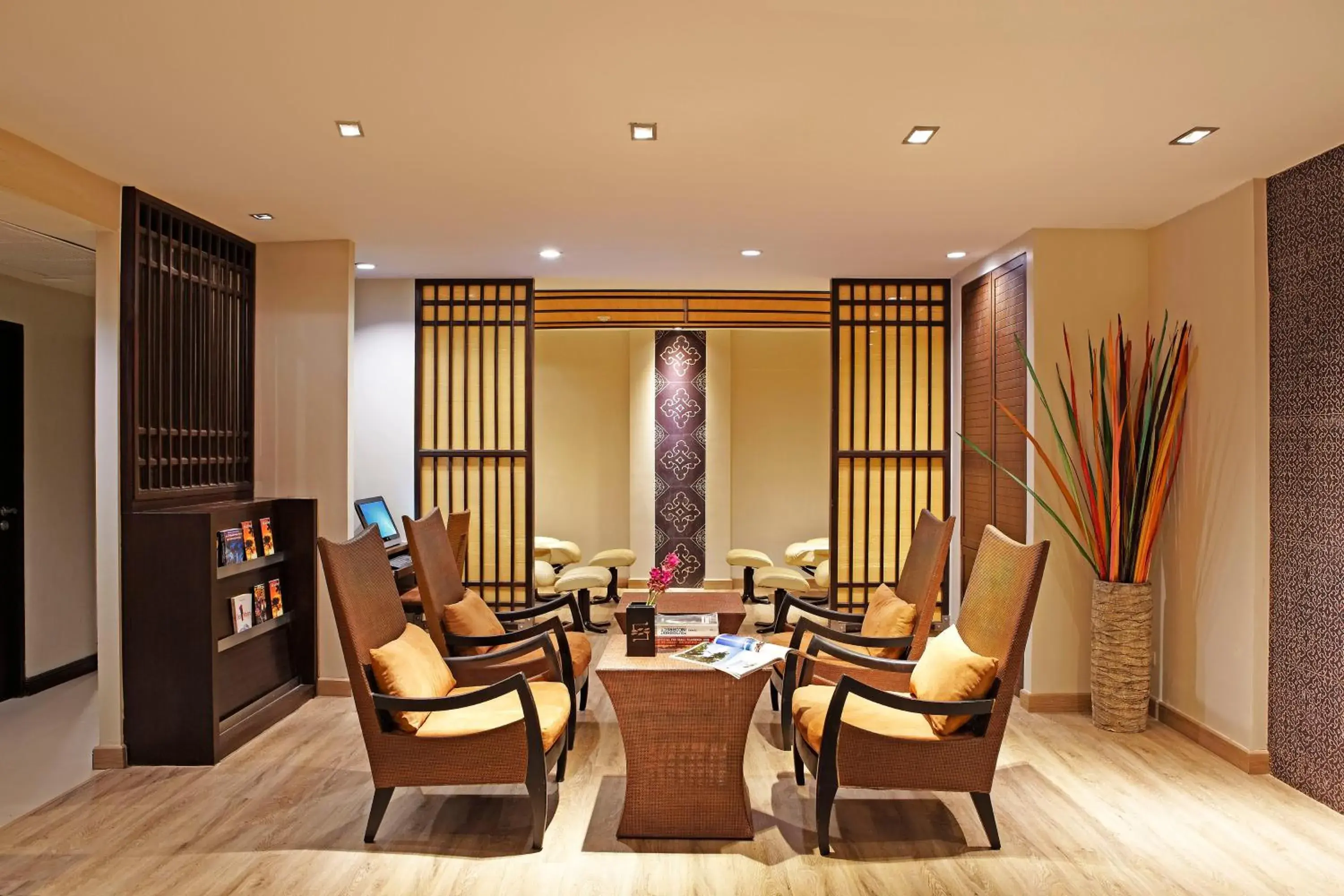 Lounge or bar in Sareeraya Villas & Suites Lounge or bar in Sareeraya Villas & Suites