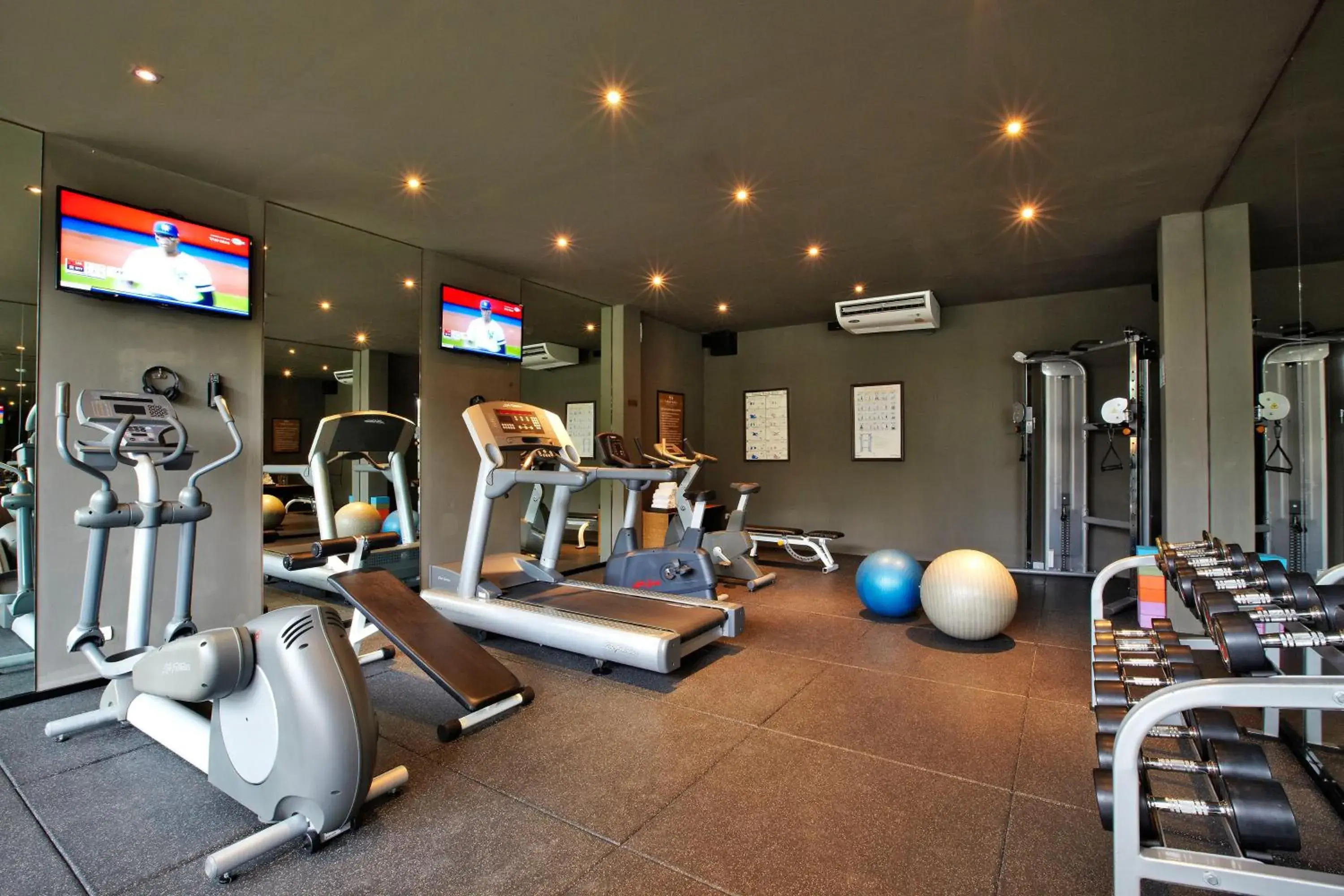 Fitness centre/facilities in Sareeraya Villas & Suites Fitness centre/facilities in Sareeraya Villas & Suites