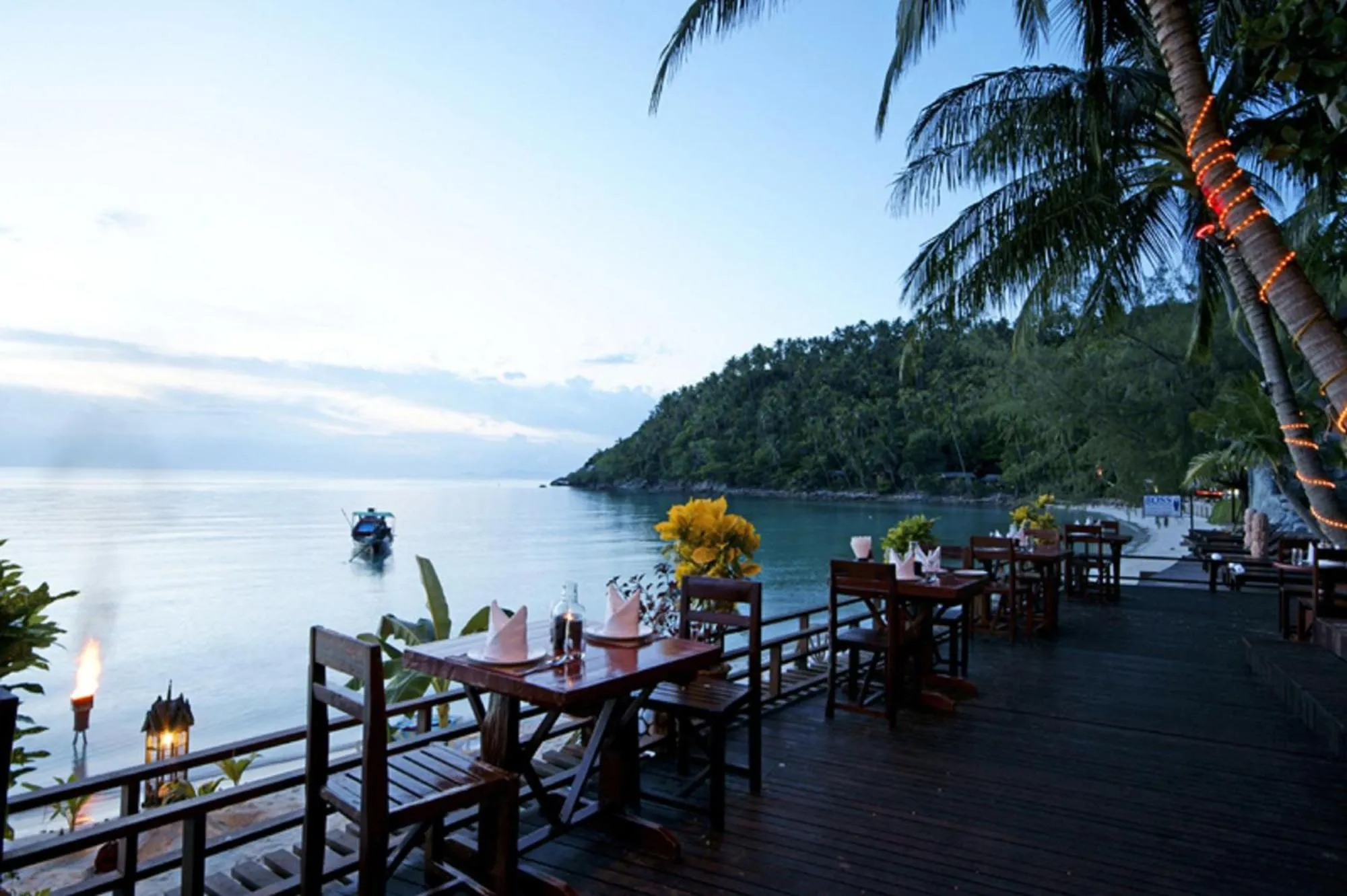 Restaurant/places to eat in Salad Beach Resort - SHA Extra Plus