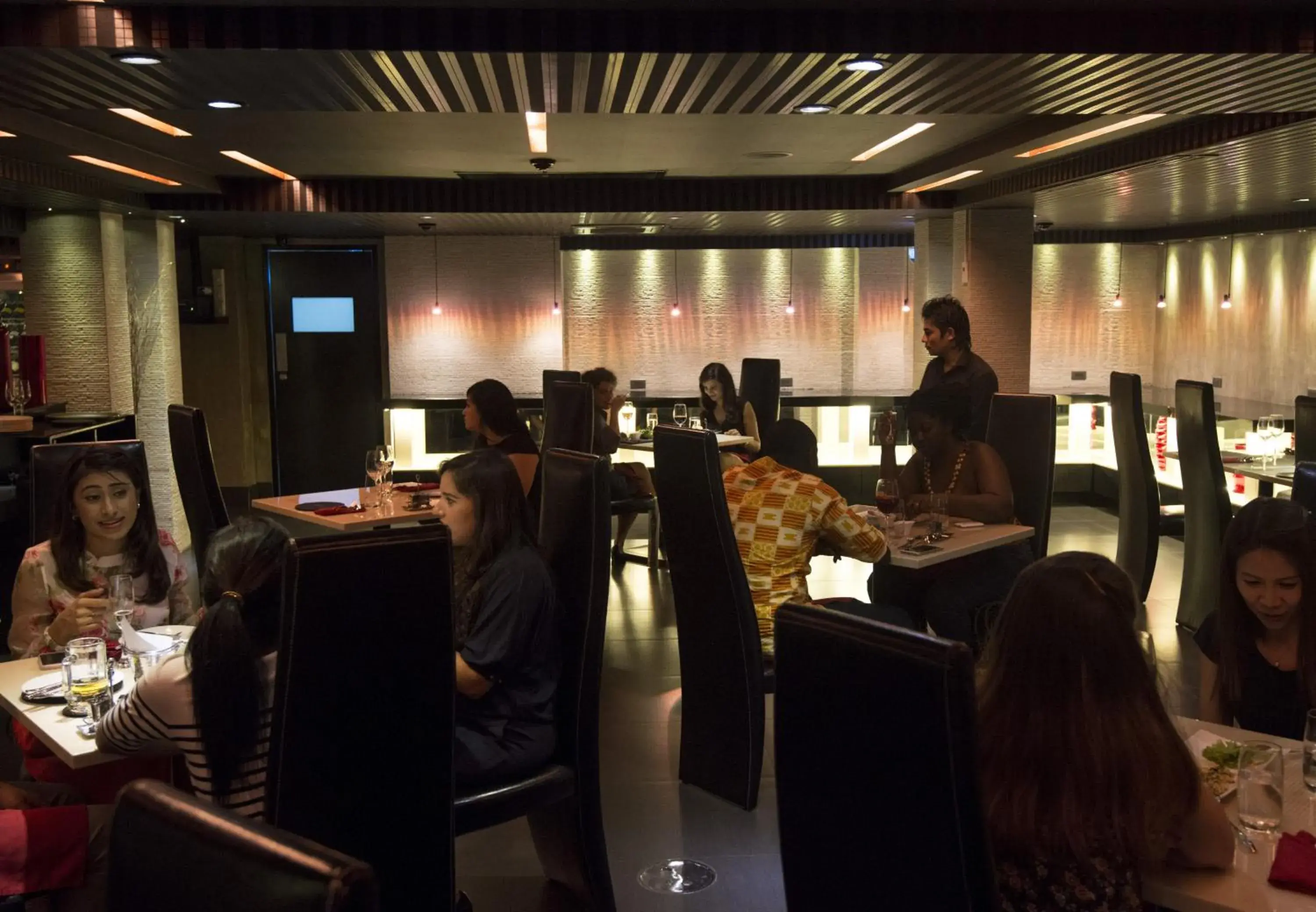 Restaurant/places to eat in Sukhumvit Suites Hotel Restaurant/places to eat in Sukhumvit Suites Hotel