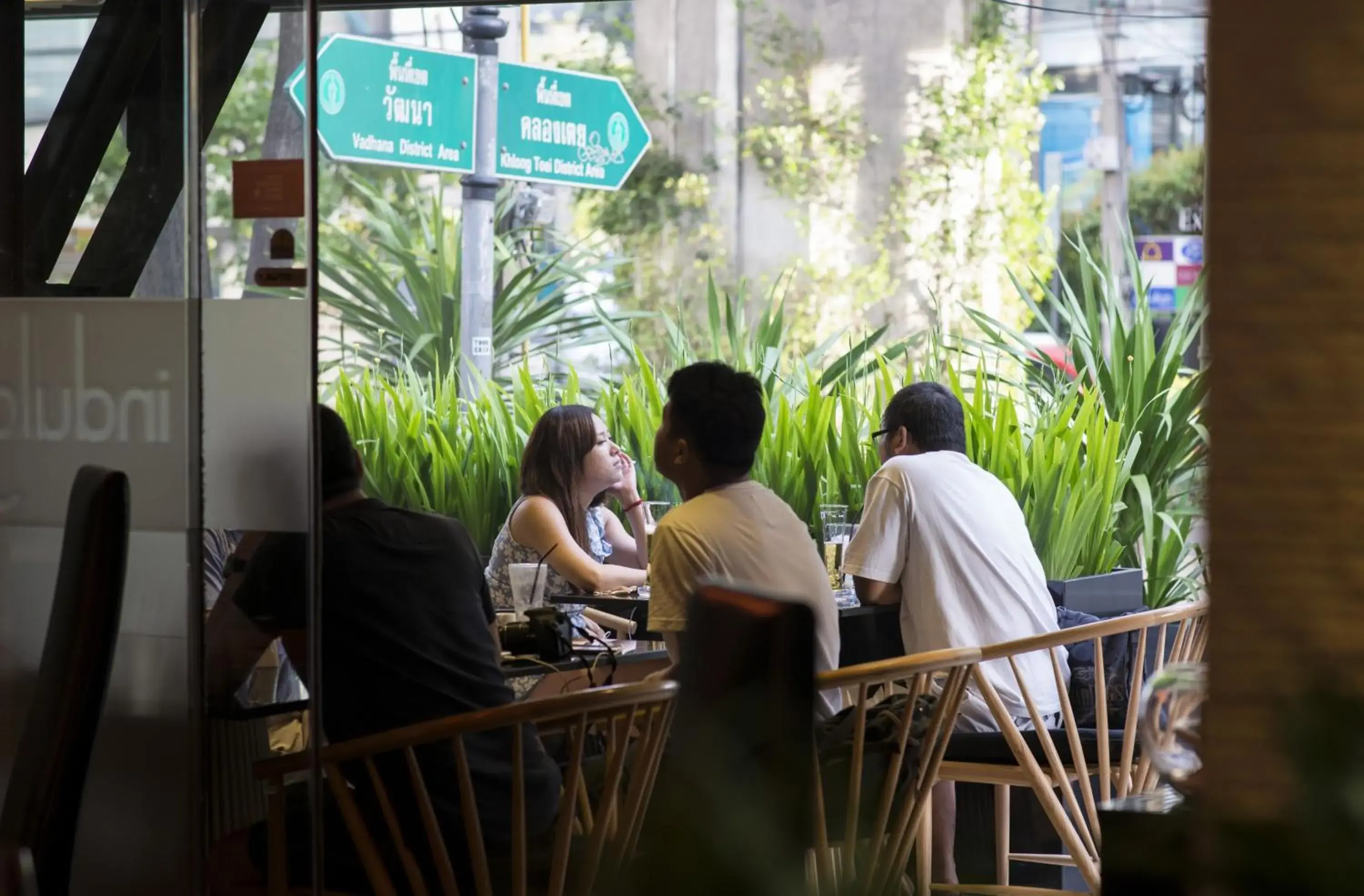 Restaurant/places to eat in Sukhumvit Suites Hotel Restaurant/places to eat in Sukhumvit Suites Hotel