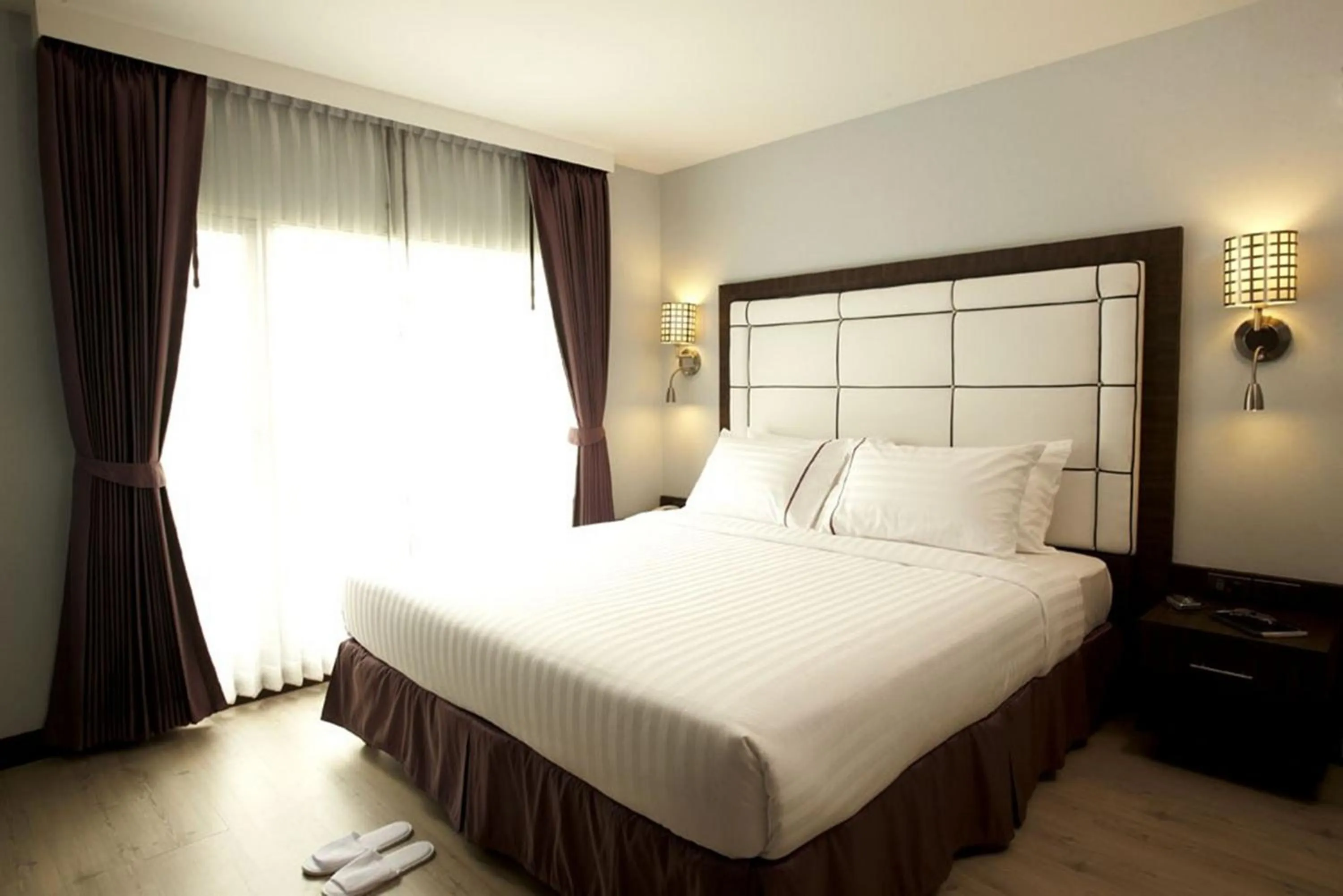 Bed in Sukhumvit Suites Hotel
