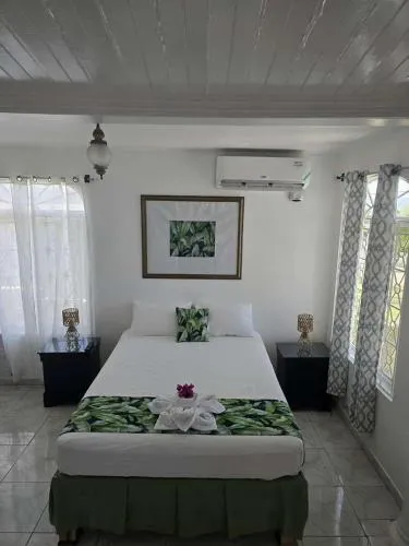 Bedroom, Bed in Paradise Palms Jamaica Vacation Rental
