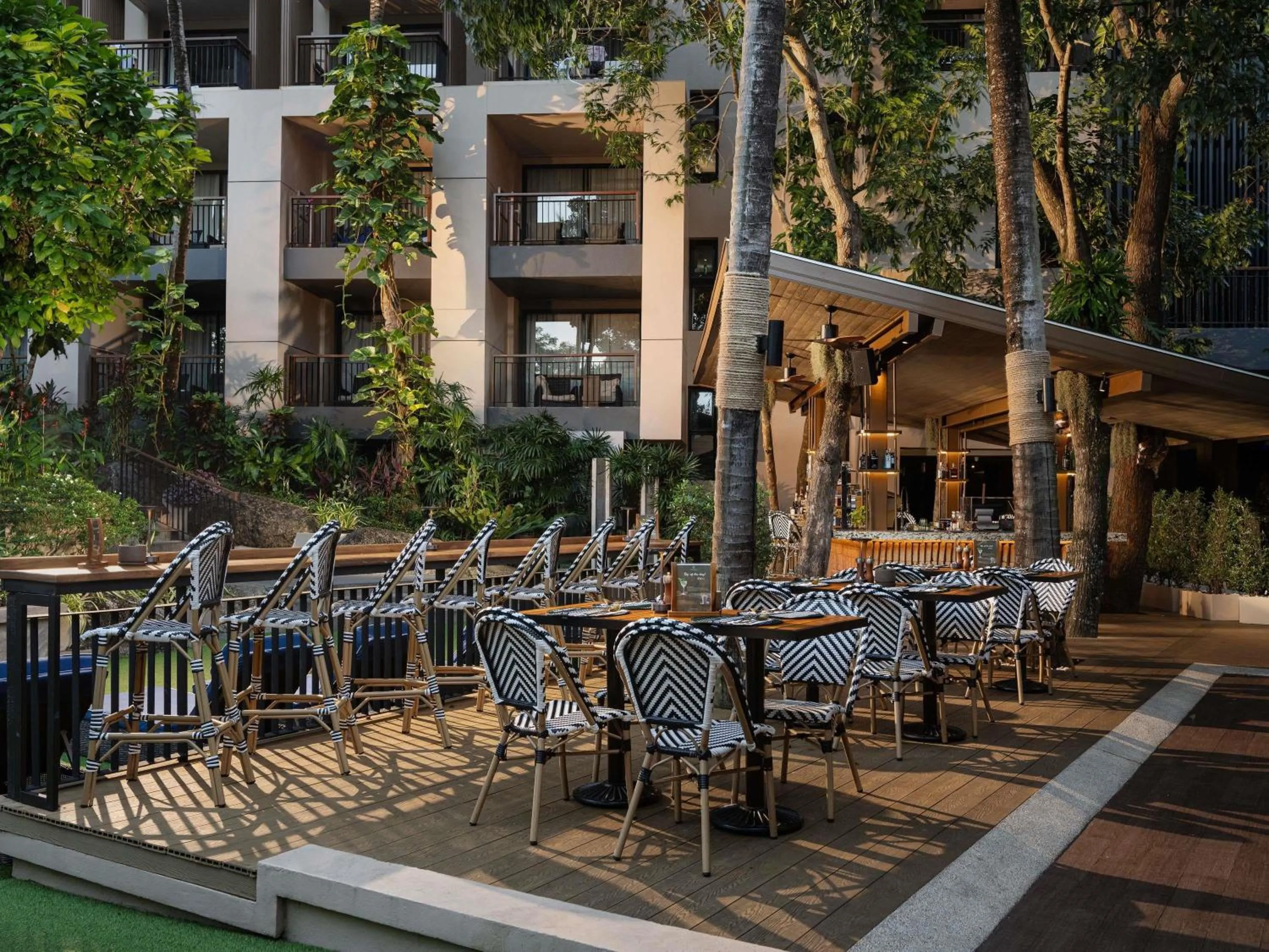 Lounge or bar in Novotel Phuket Kata Avista Resort and Spa