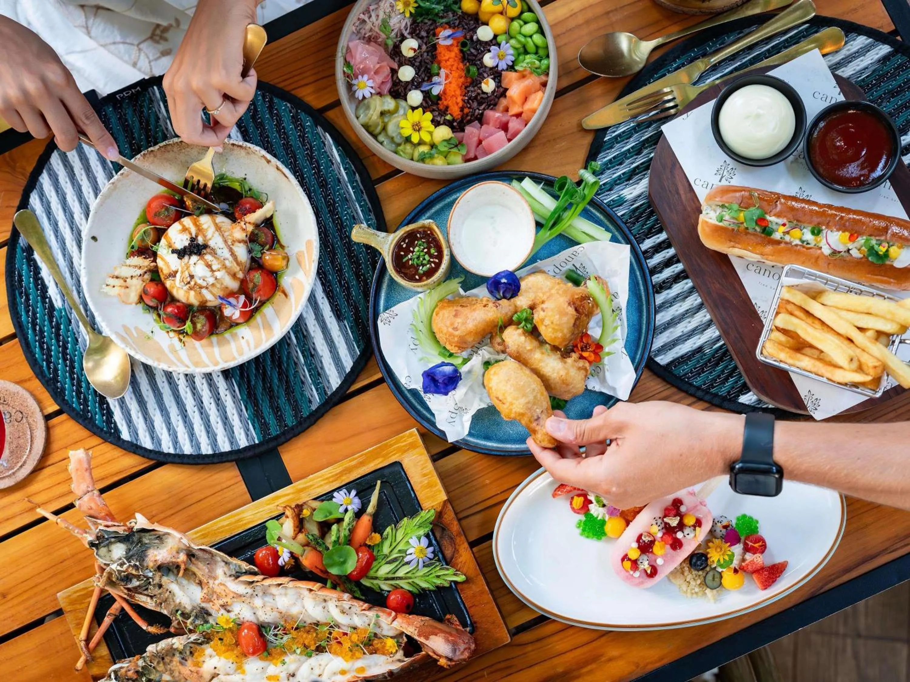 Lounge or bar in Novotel Phuket Kata Avista Resort and Spa