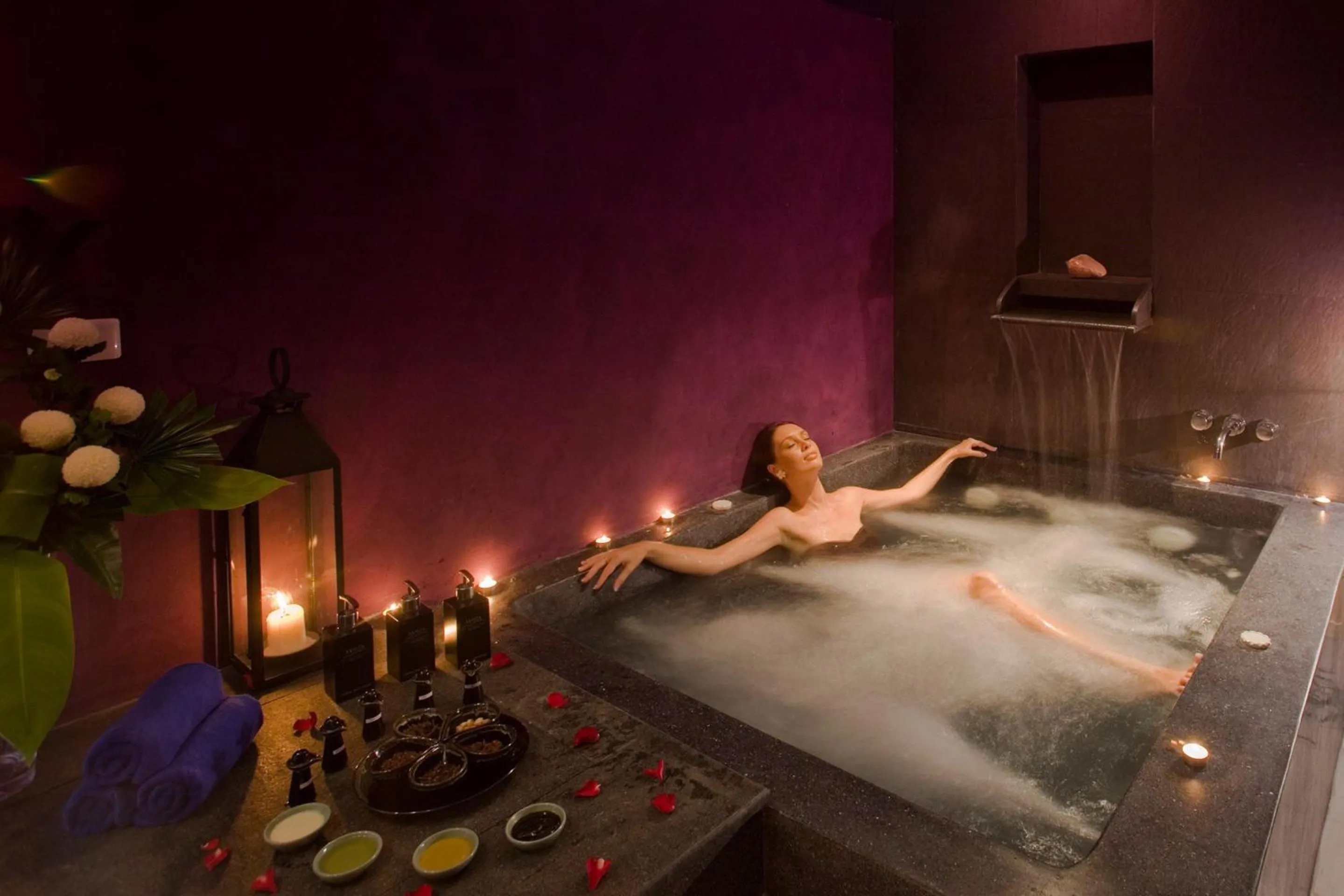 Hot Tub in Novotel Phuket Kata Avista Resort and Spa