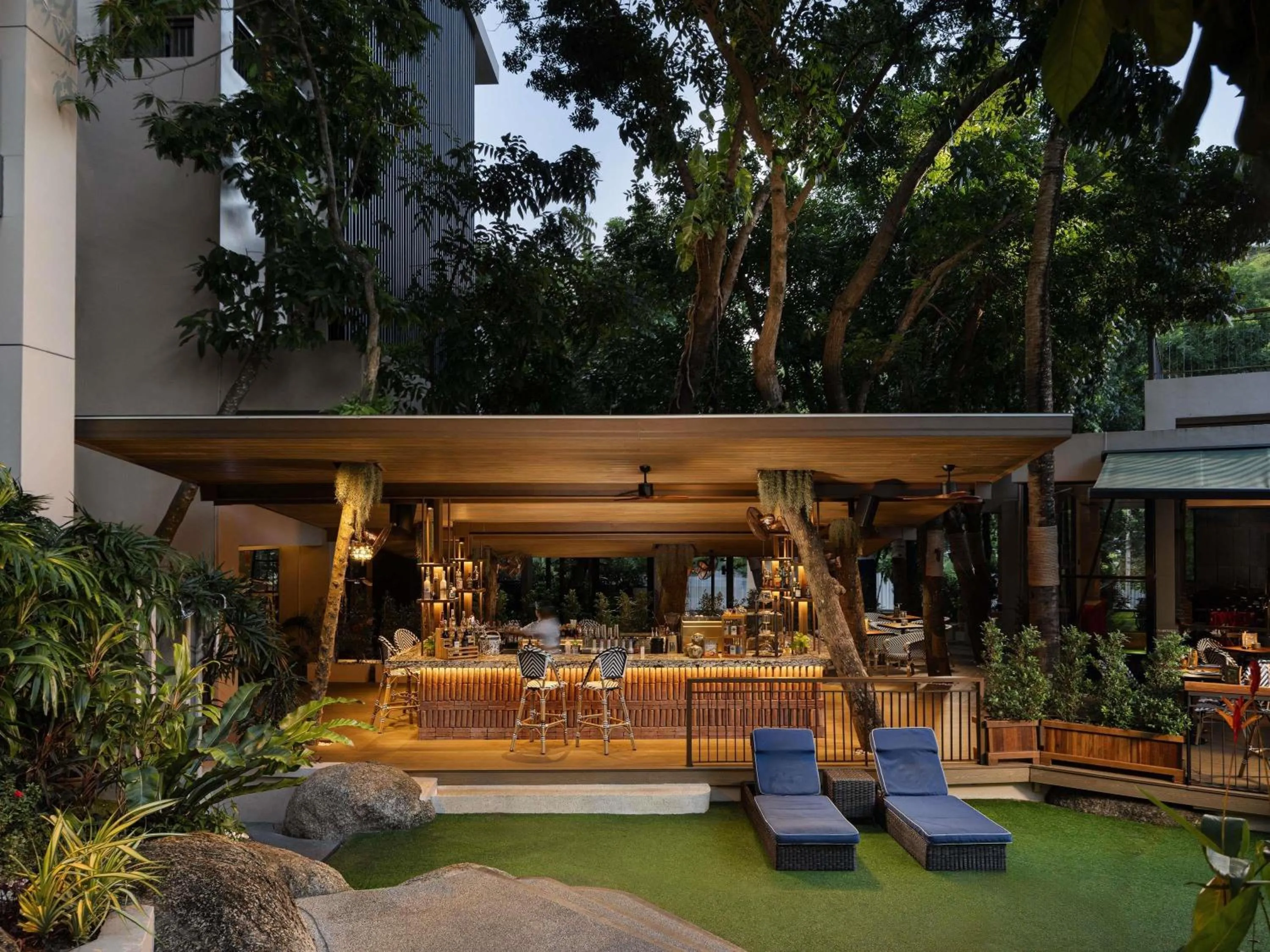 Lounge or bar in Novotel Phuket Kata Avista Resort and Spa