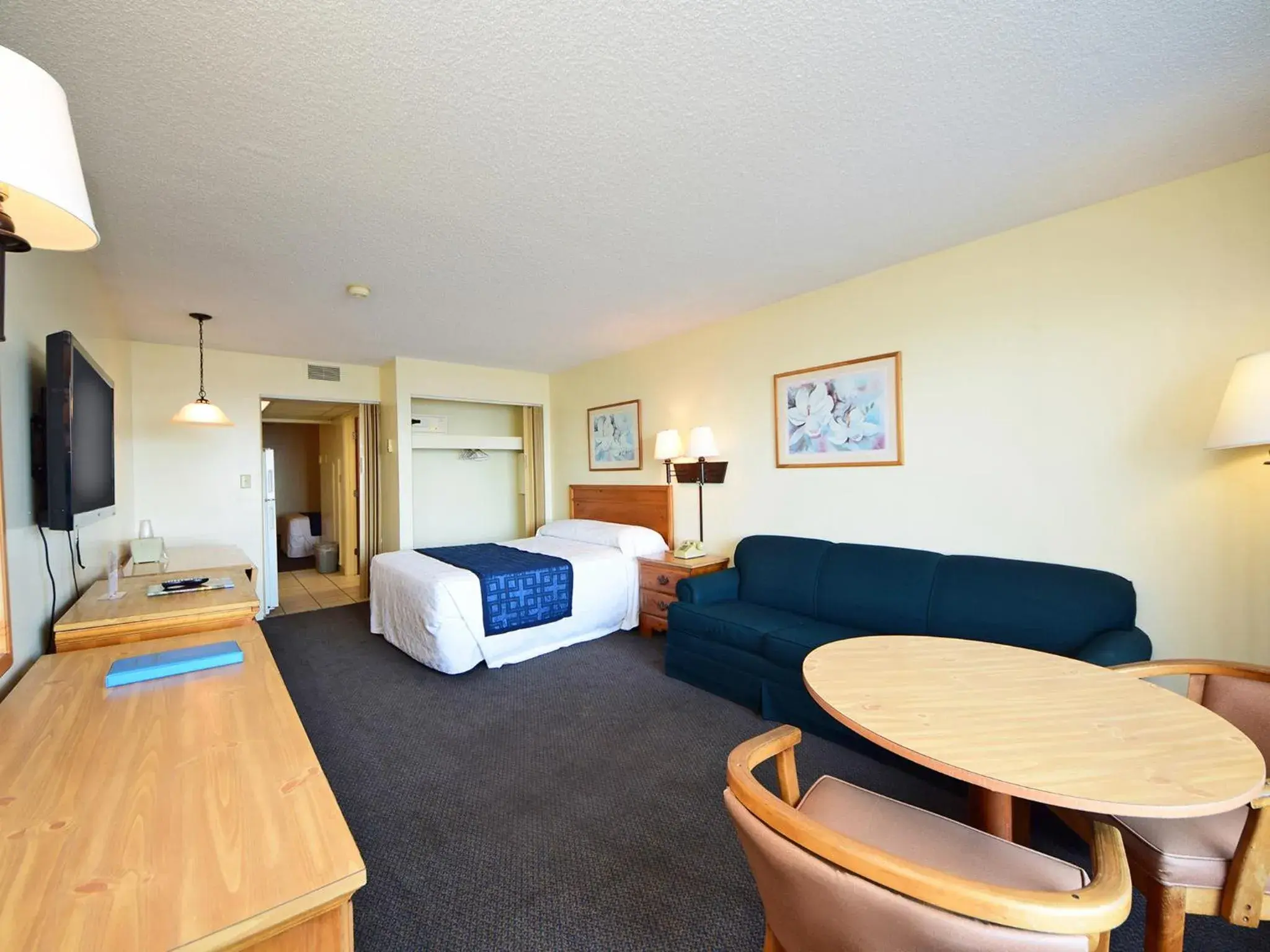 2 Room Oceanfront Efficiency Suite with 2 Queen Beds and 1 Sleeper Sofa - T1 in Holiday Sands South 2 Room Oceanfront Efficiency Suite with 2 Queen Beds and 1 Sleeper Sofa - T1 in Holiday Sands South