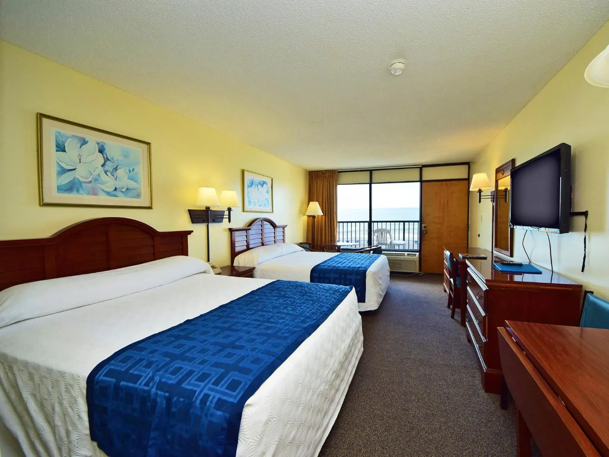 2 Room Oceanfront Efficiency Suite with 3 Queen Beds - T2 in Holiday Sands South 2 Room Oceanfront Efficiency Suite with 3 Queen Beds - T2 in Holiday Sands South