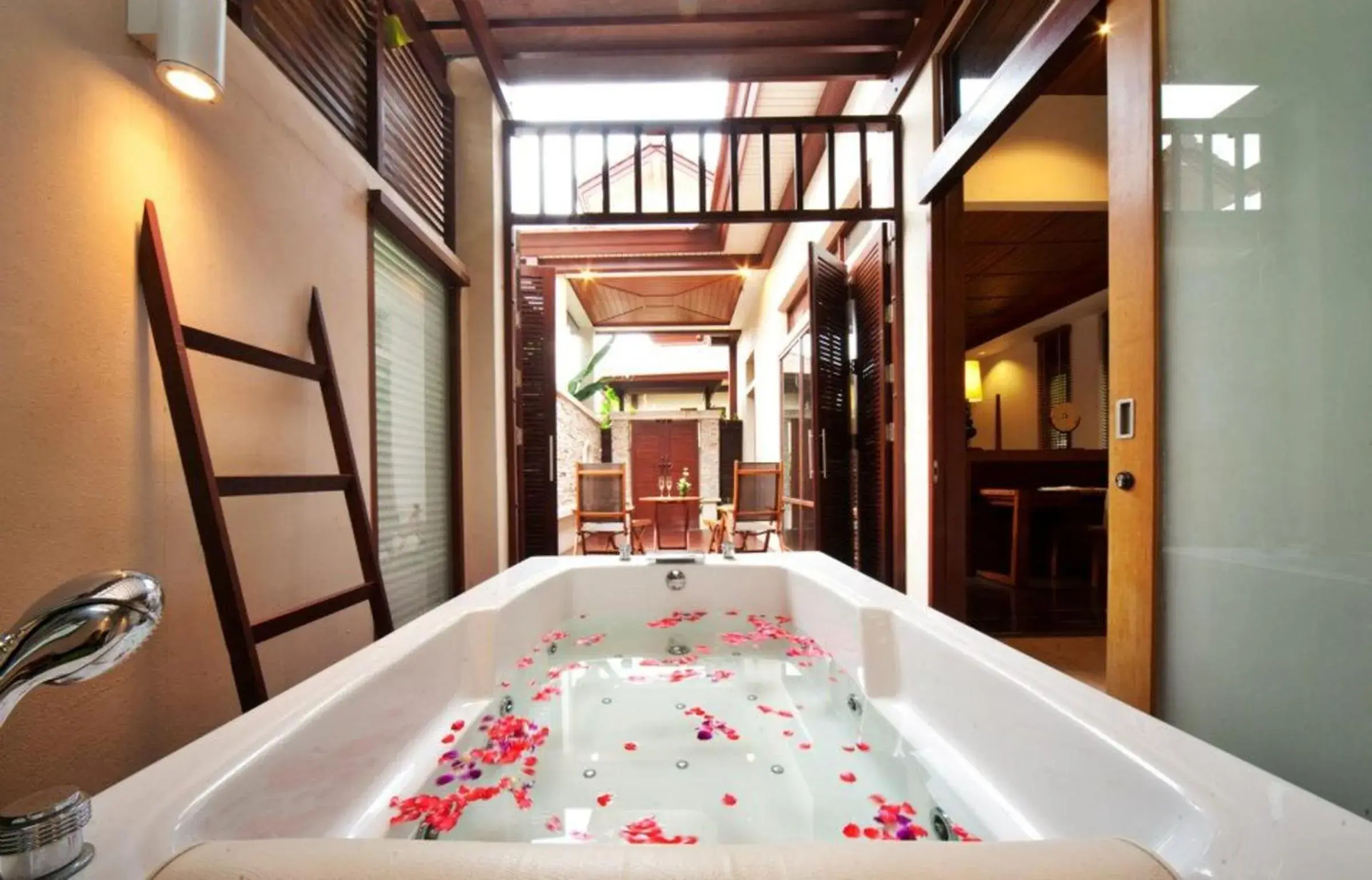 Spa and wellness centre/facilities in The Sarann, Koh Samui - Suites & Villas Spa and wellness centre/facilities in The Sarann, Koh Samui - Suites & Villas
