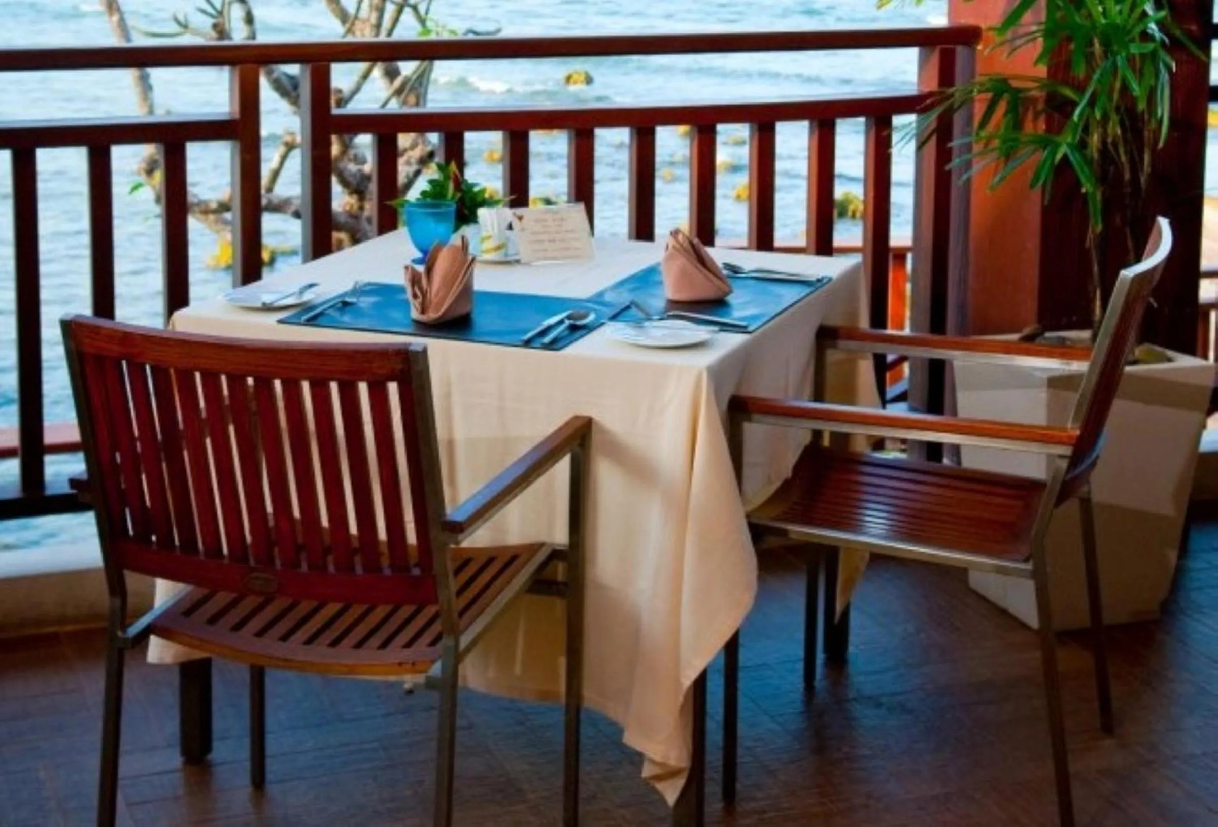 Restaurant/places to eat in The Sarann Koh Samui, Suites & Villas