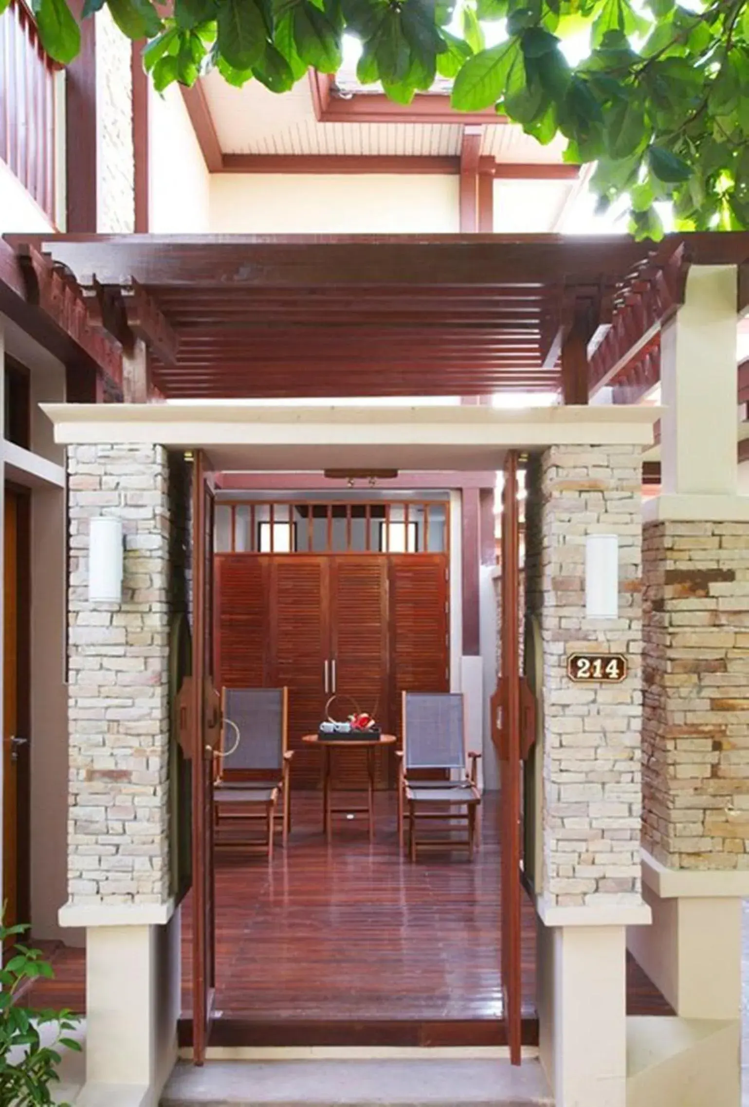 Facade/entrance in The Sarann, Koh Samui - Suites & Villas Facade/entrance in The Sarann, Koh Samui - Suites & Villas