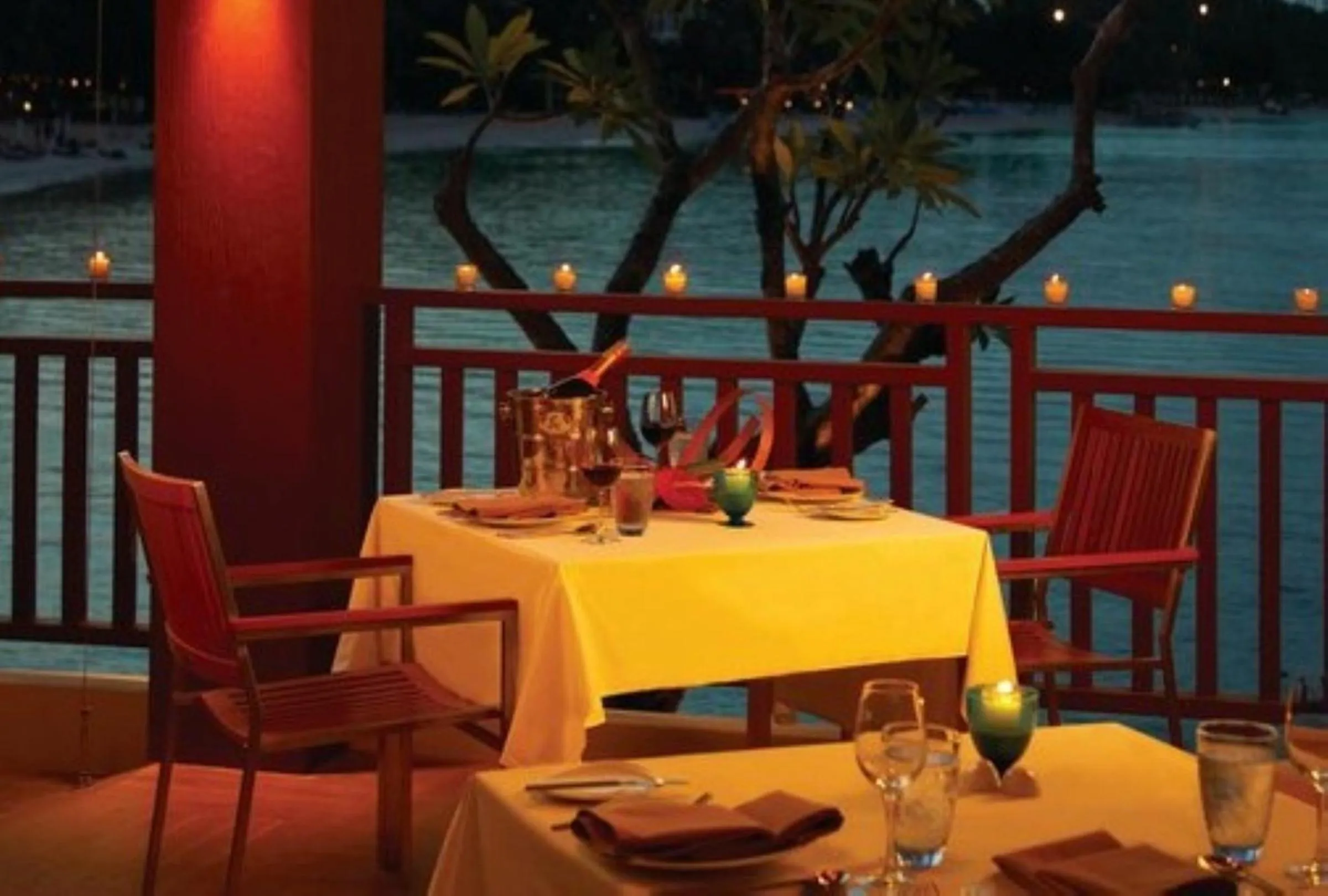 Restaurant/places to eat in The Sarann Koh Samui, Suites & Villas