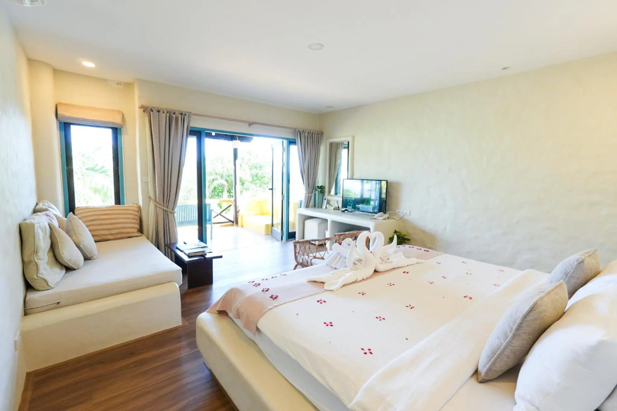 Bed in Vacation Village Phra Nang Lanta - SHA Extra Plus