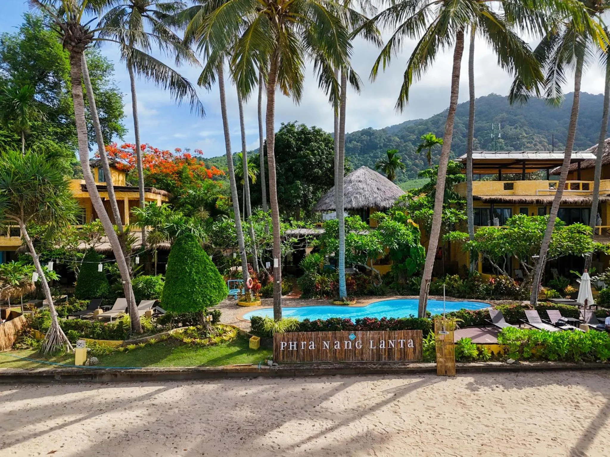 Property building in Vacation Village Phra Nang Lanta - SHA Extra Plus