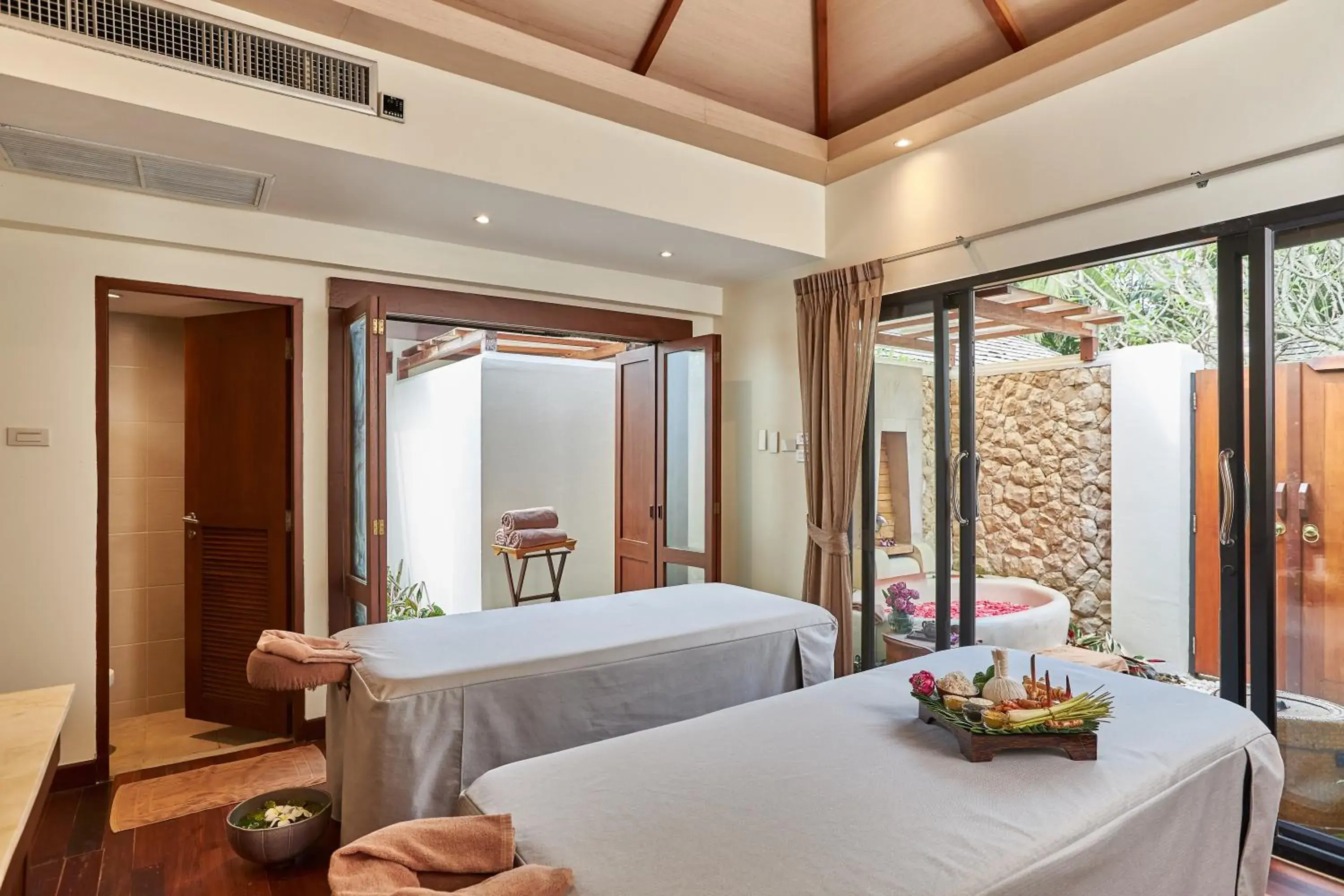 Massage, Bed in Bandara Spa Resort & Pool Villas, Samui Massage, Bed in Bandara Spa Resort & Pool Villas, Samui