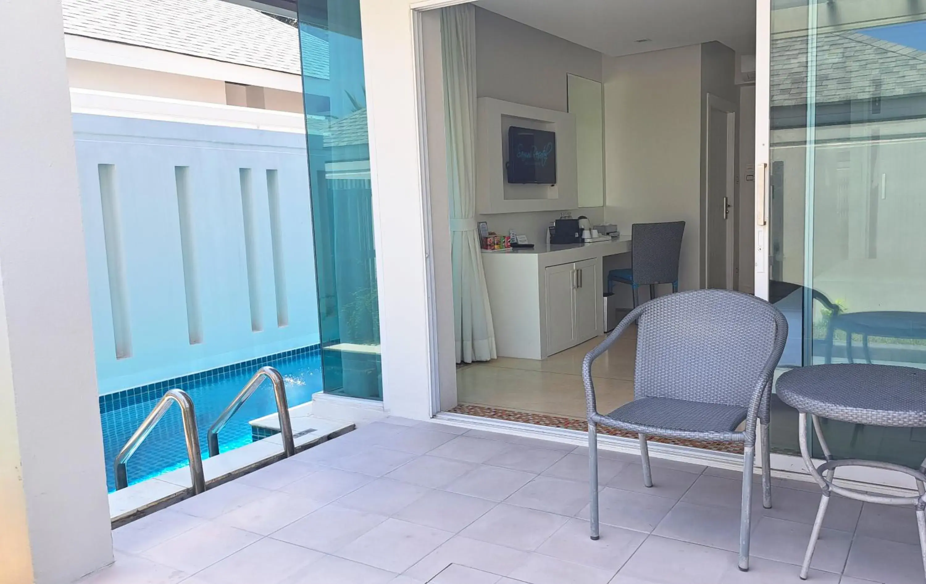 Pool view in Samui Resotel Beach Resort Pool view in Samui Resotel Beach Resort