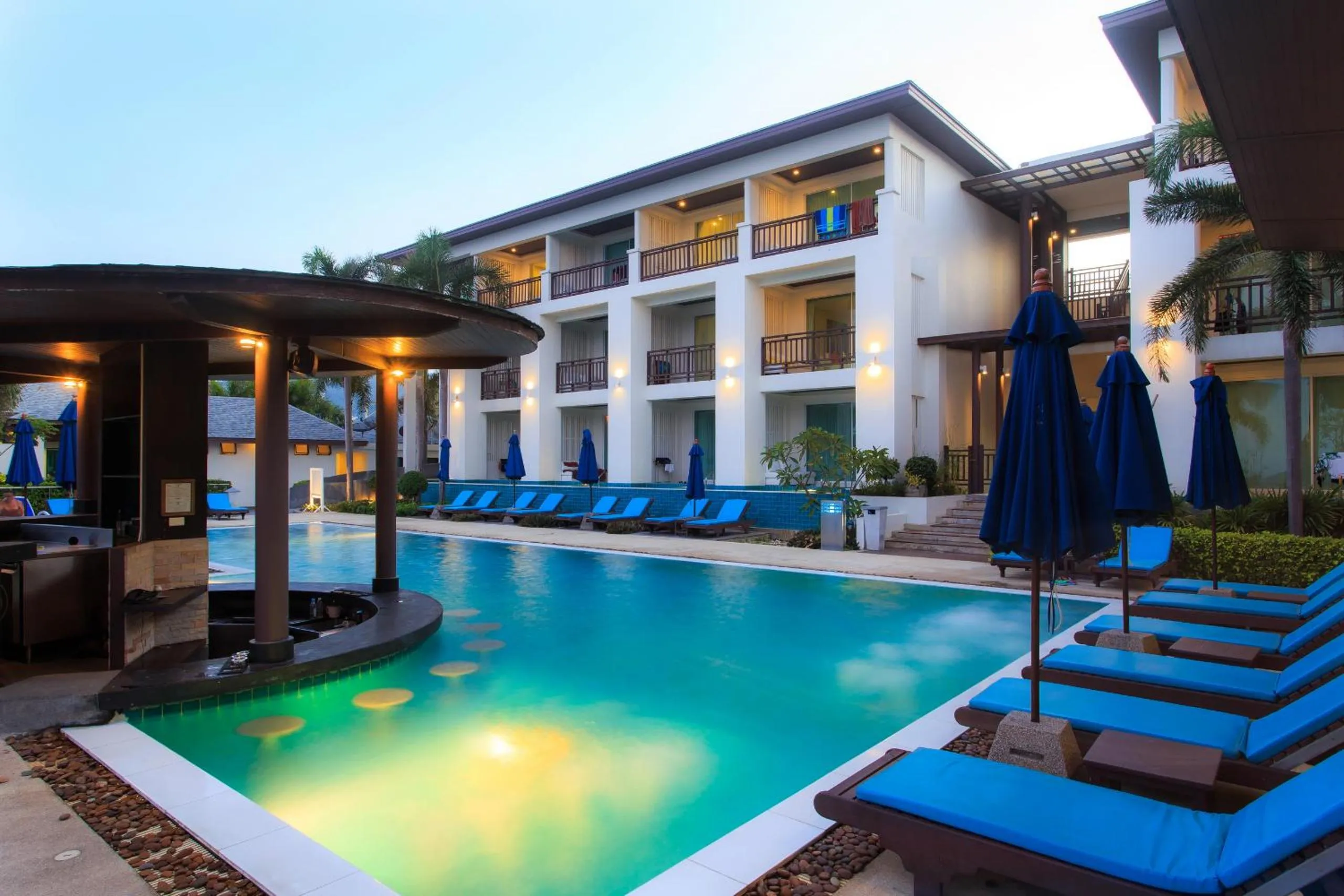 Swimming pool in Samui Resotel Beach Resort