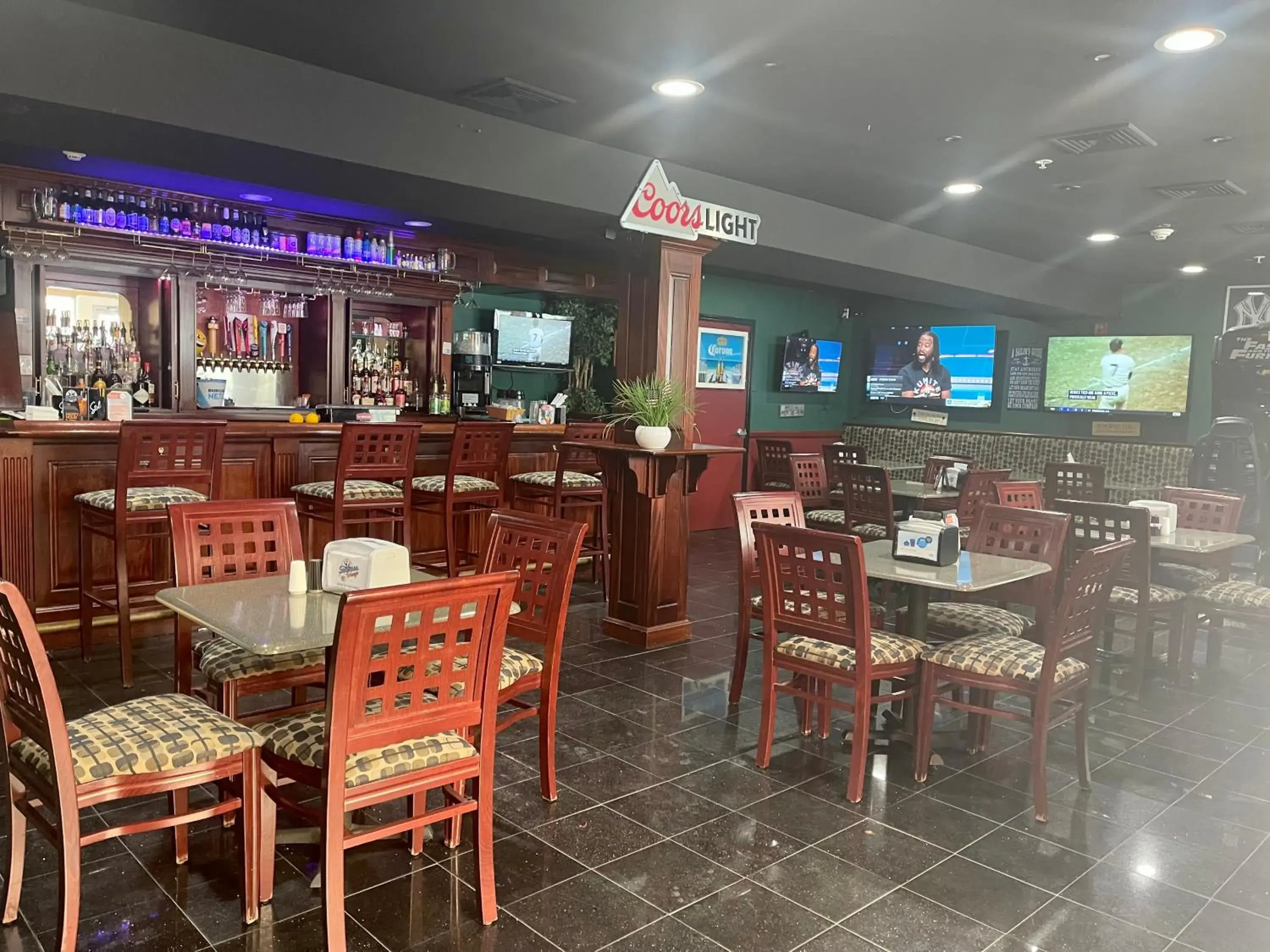 Restaurant/places to eat in The White Sands Resort and Spa Restaurant/places to eat in The White Sands Resort and Spa