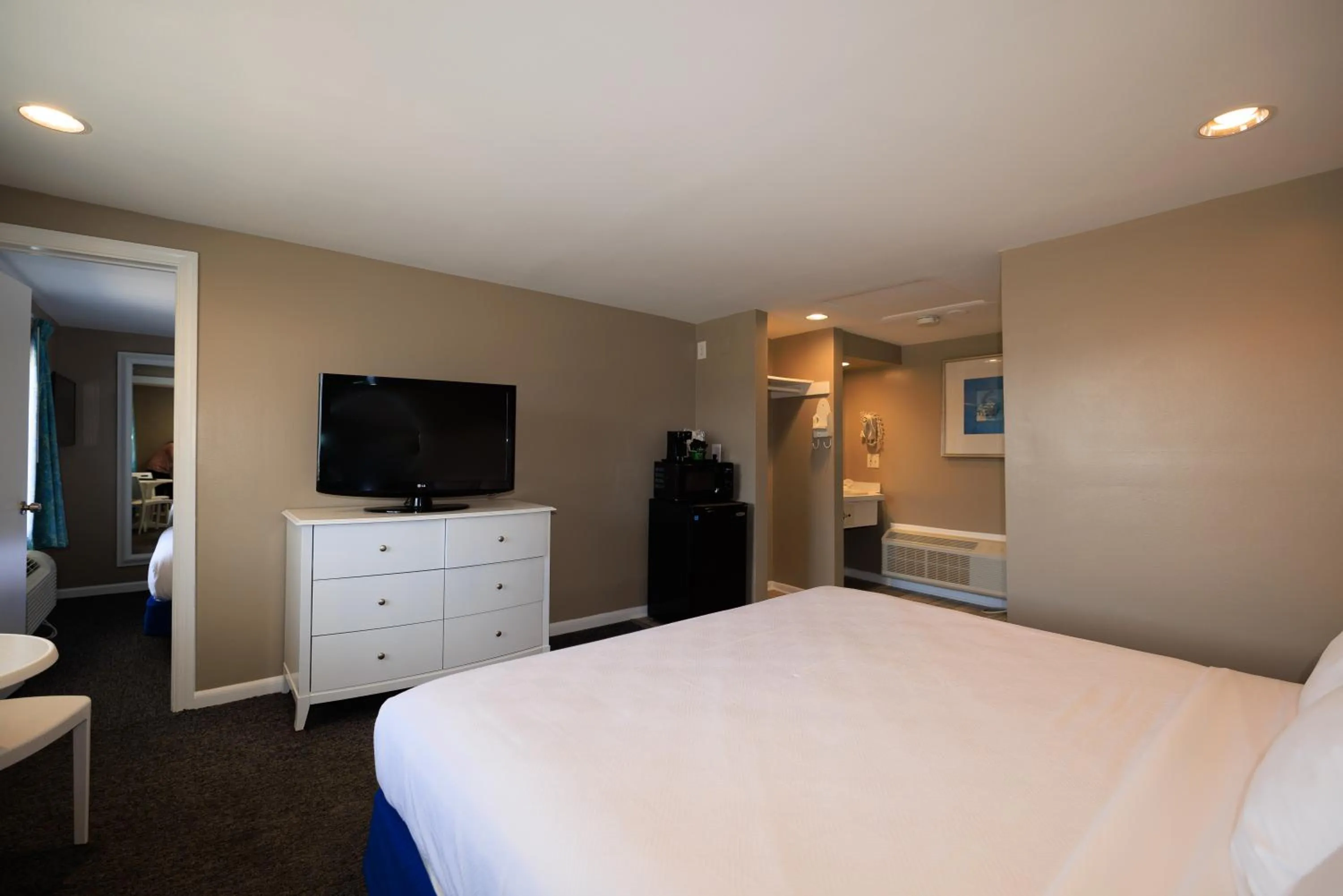 Bed in The White Sands Resort and Spa