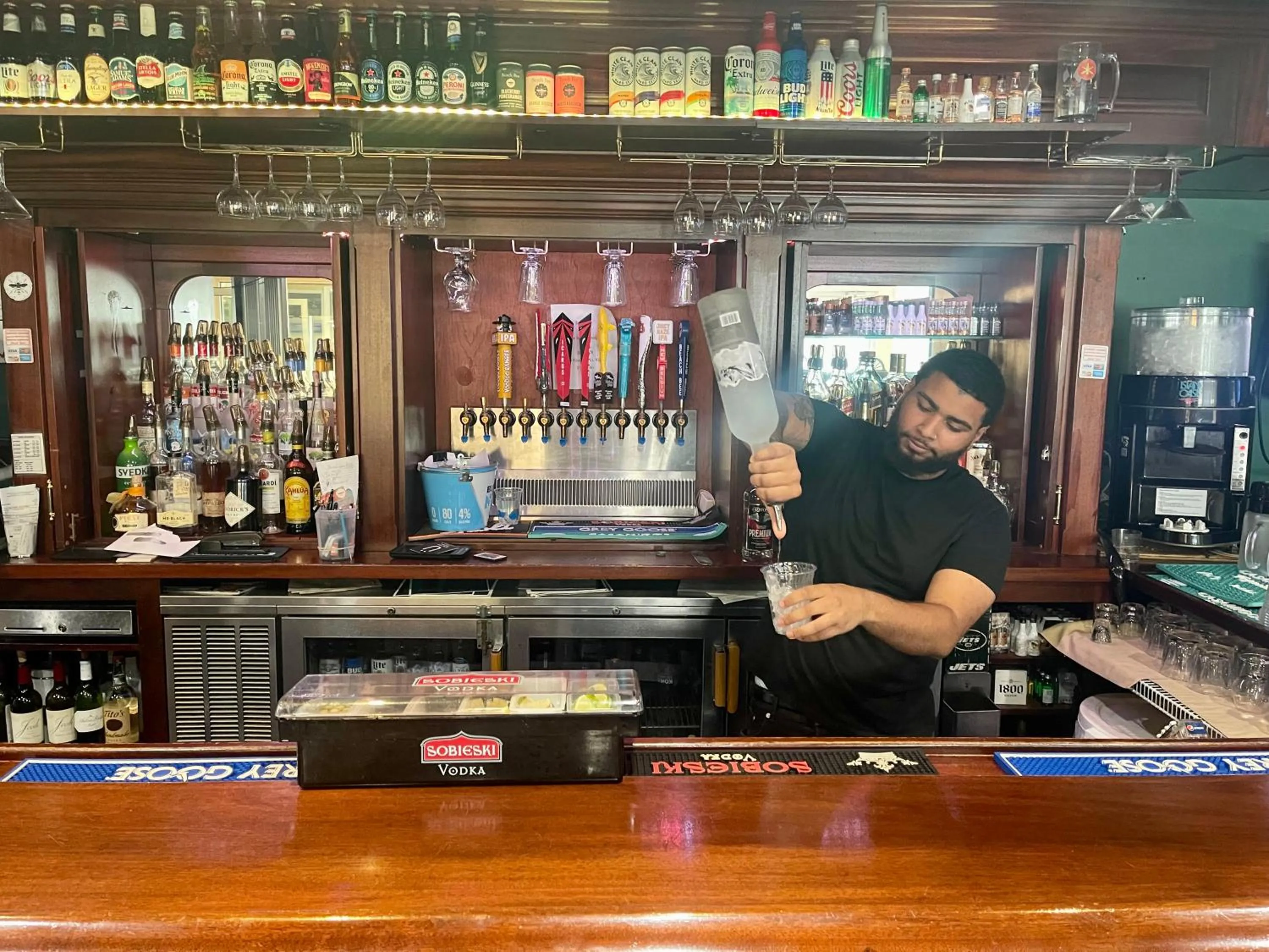 Lounge or bar in The White Sands Resort and Spa
