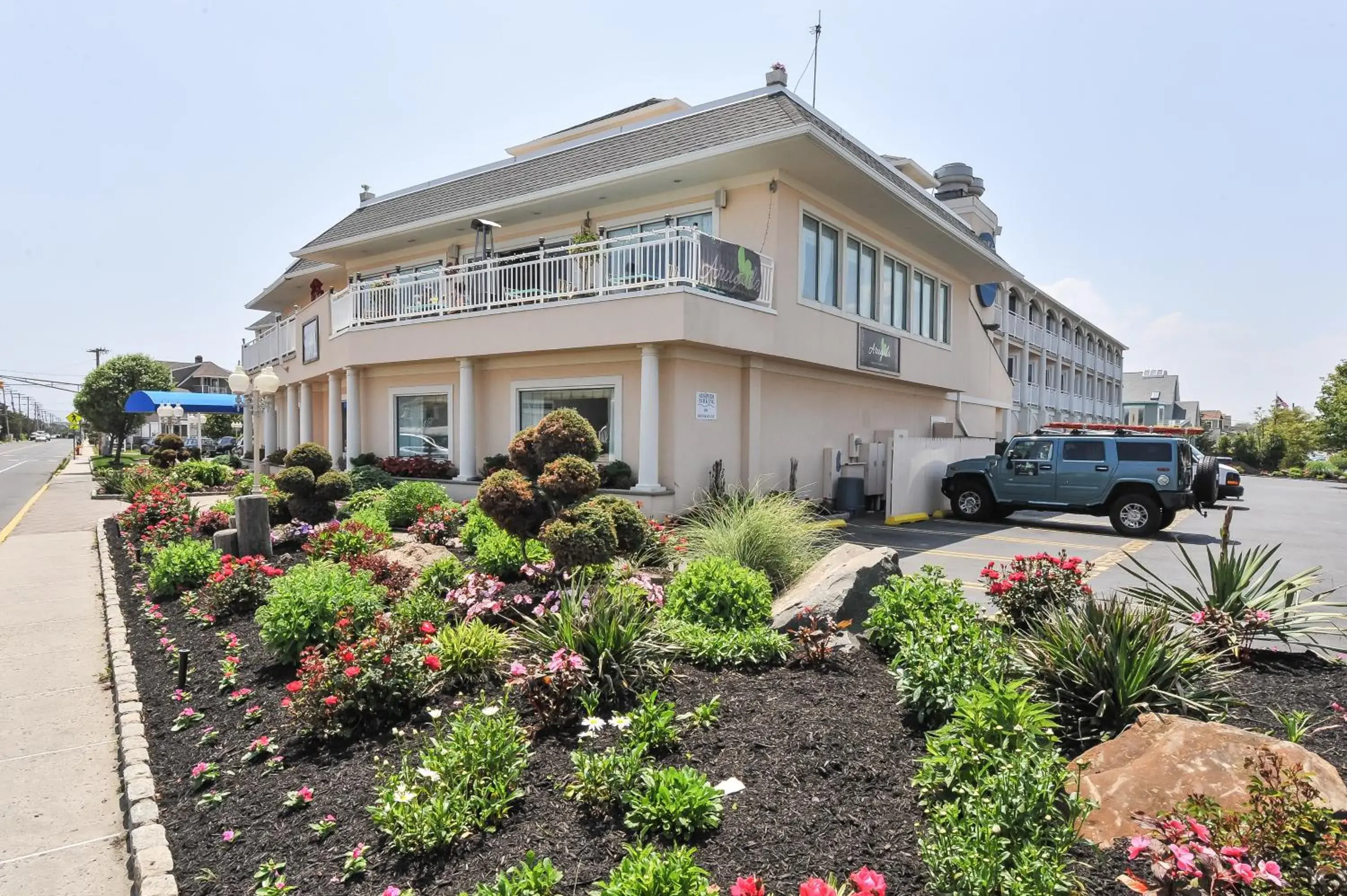 Facade/entrance in The White Sands Resort and Spa Facade/entrance in The White Sands Resort and Spa