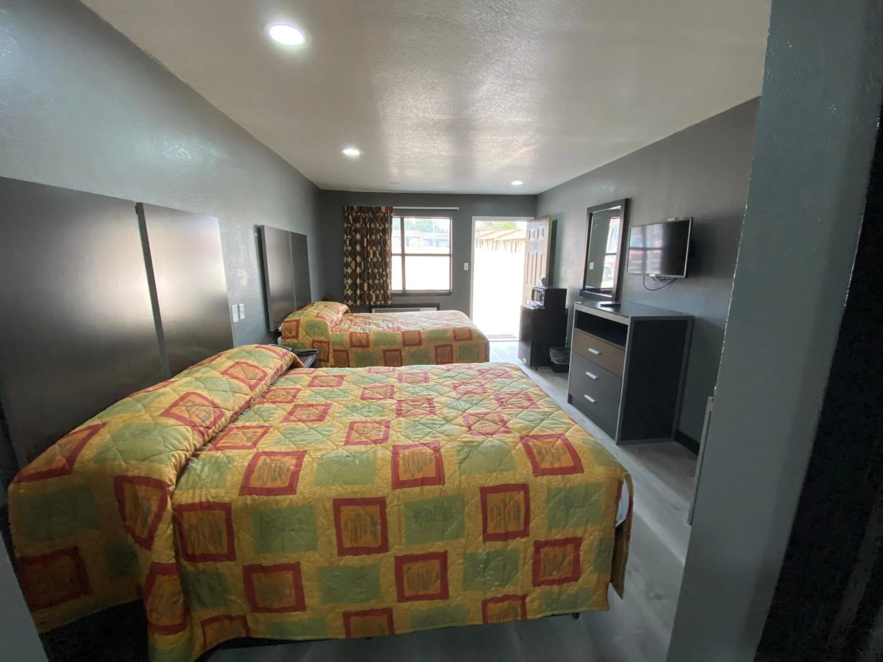 Bed in Town House Motel