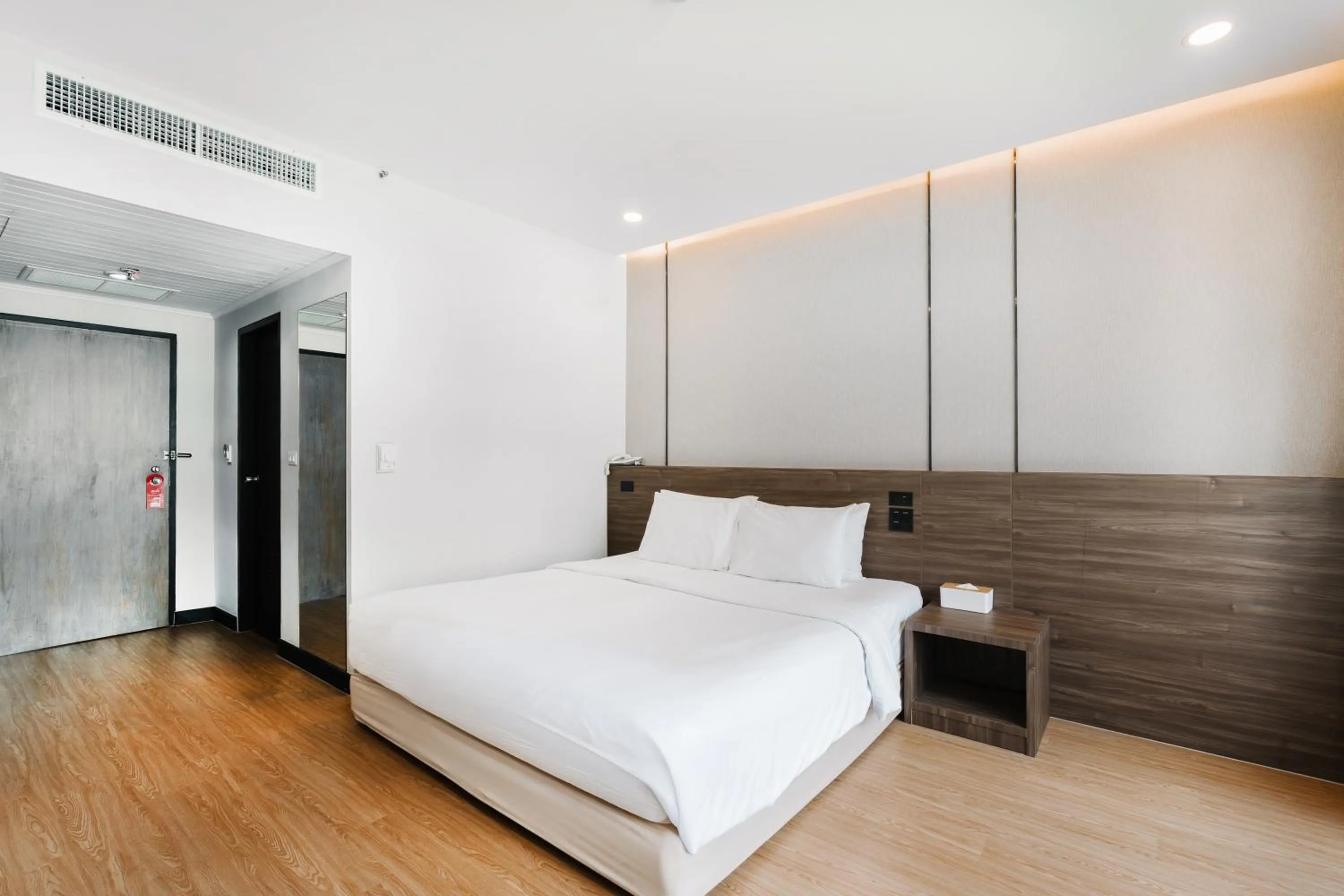 Bedroom, Bed in Pinnacle Lumpini Park Hotel