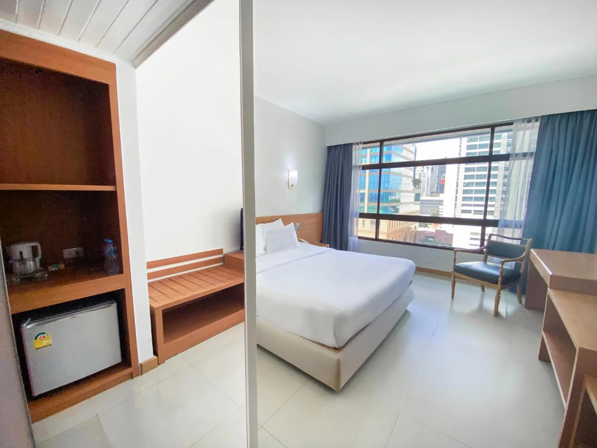 Bedroom, Bed in Pinnacle Lumpinee Park Hotel