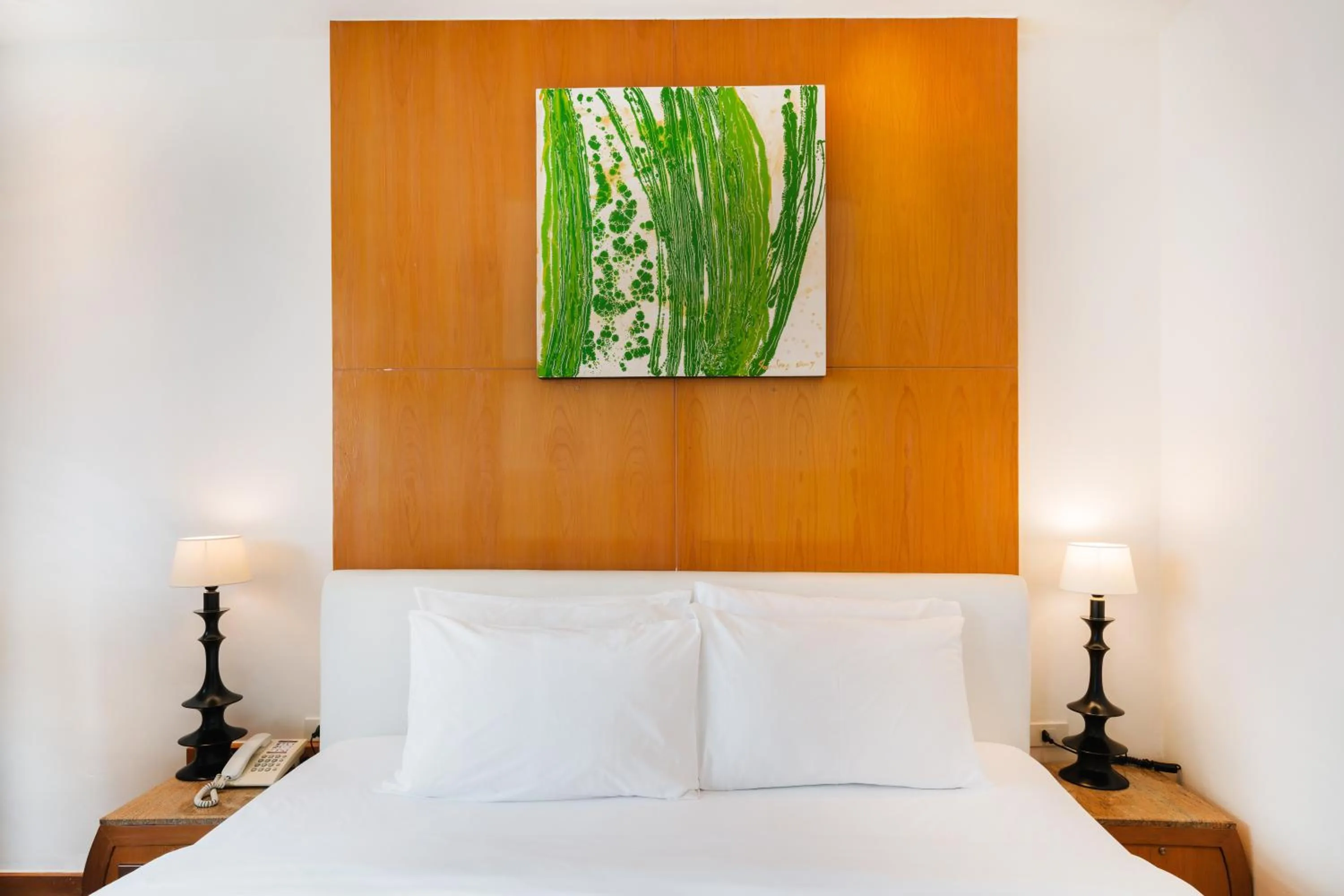 Bed in Pinnacle Lumpini Park Hotel