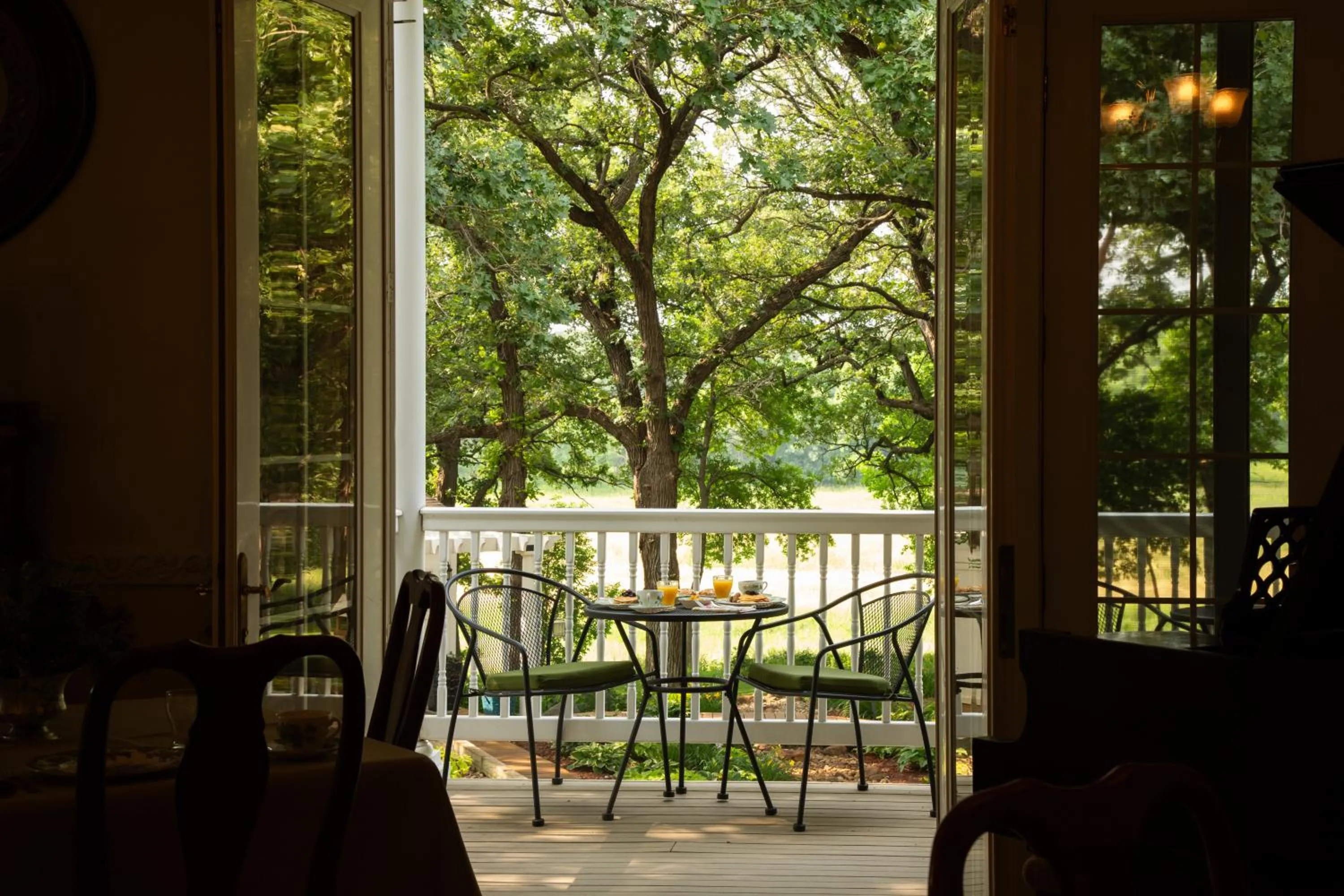Balcony/Terrace in The Oakwood Inn Okoboji