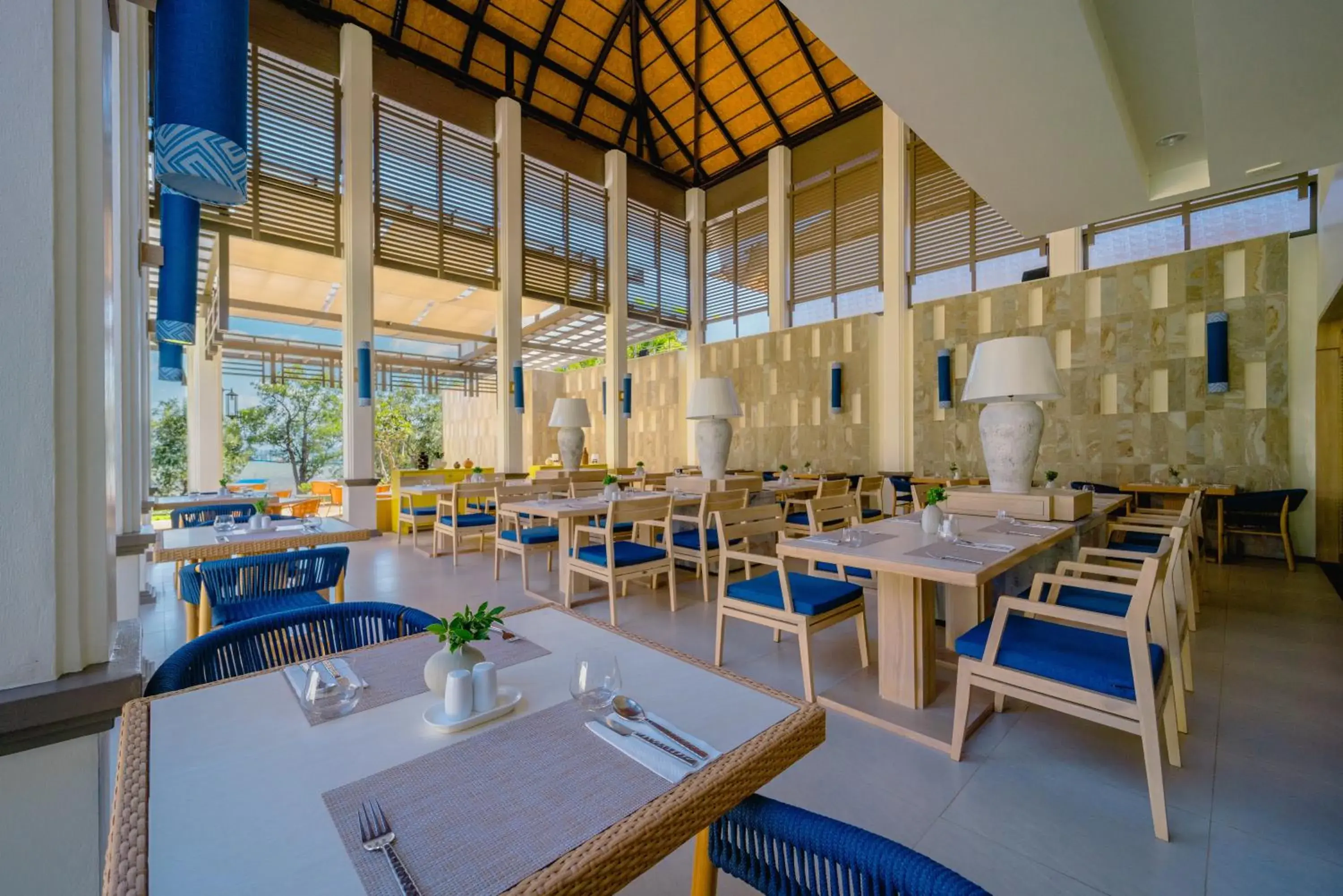 Restaurant/places to eat in Bhu Nga Thani Resort & Villas Railay Restaurant/places to eat in Bhu Nga Thani Resort & Villas Railay