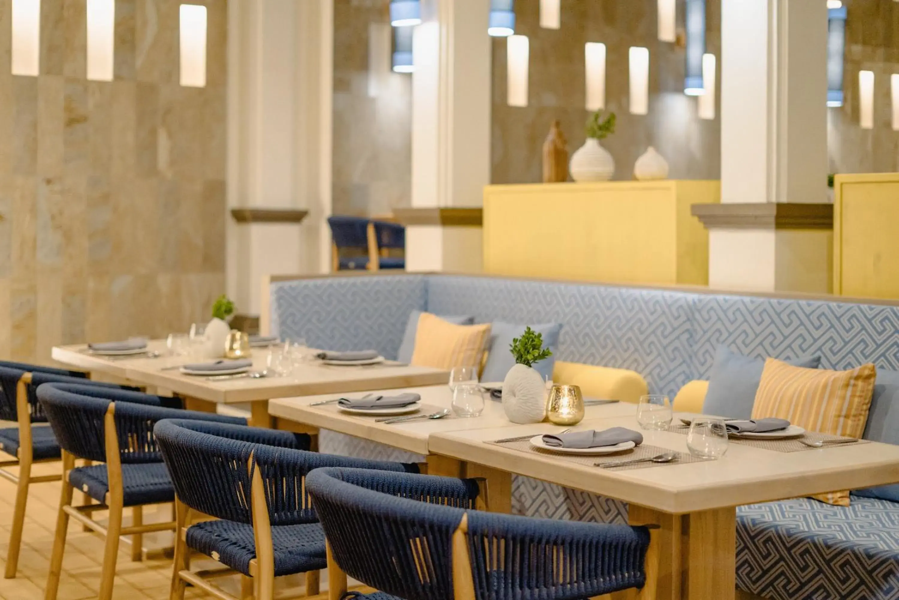 Restaurant/places to eat in Bhu Nga Thani Resort & Villas Railay Restaurant/places to eat in Bhu Nga Thani Resort & Villas Railay