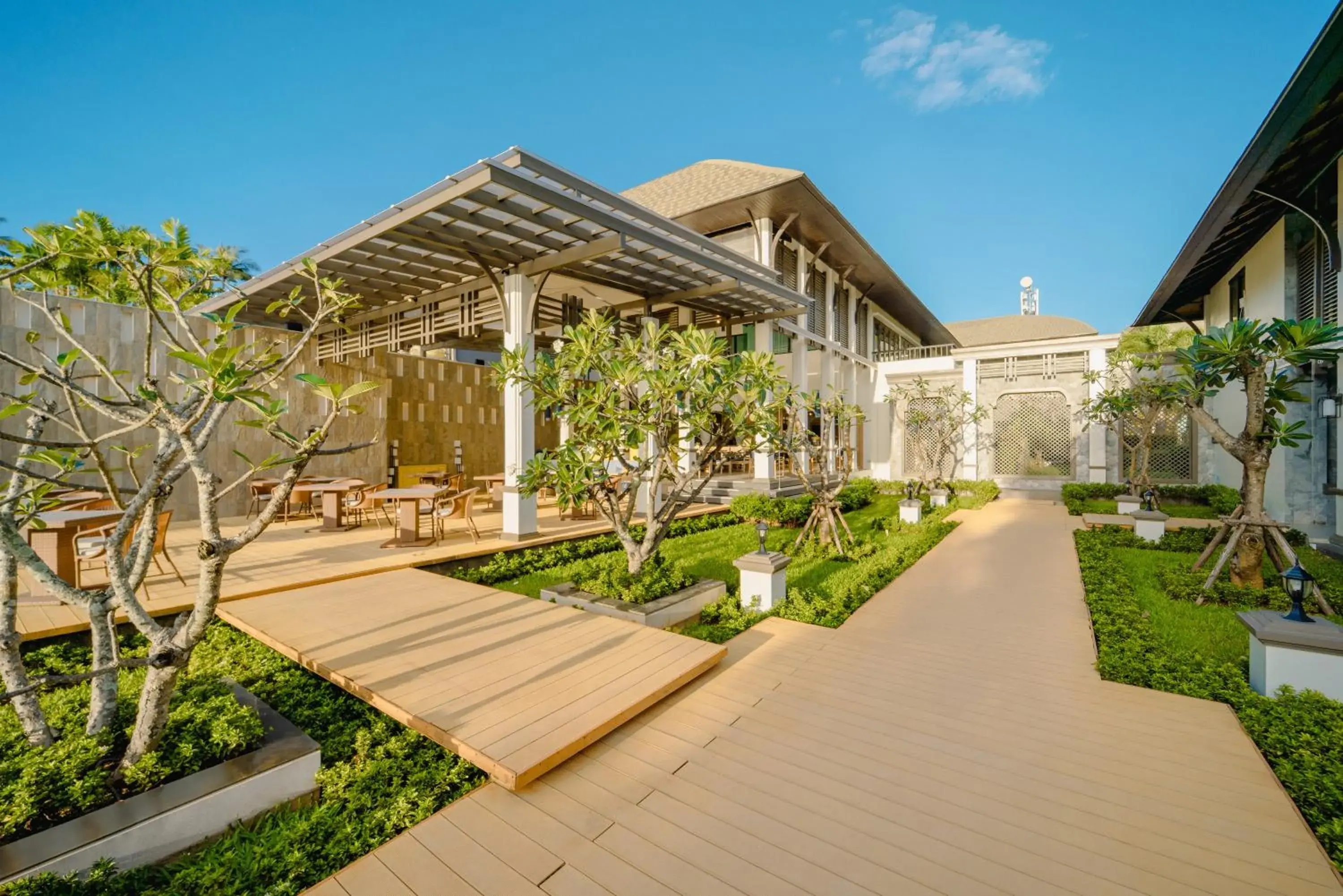 Restaurant/places to eat in Bhu Nga Thani Resort & Villas Railay Restaurant/places to eat in Bhu Nga Thani Resort & Villas Railay